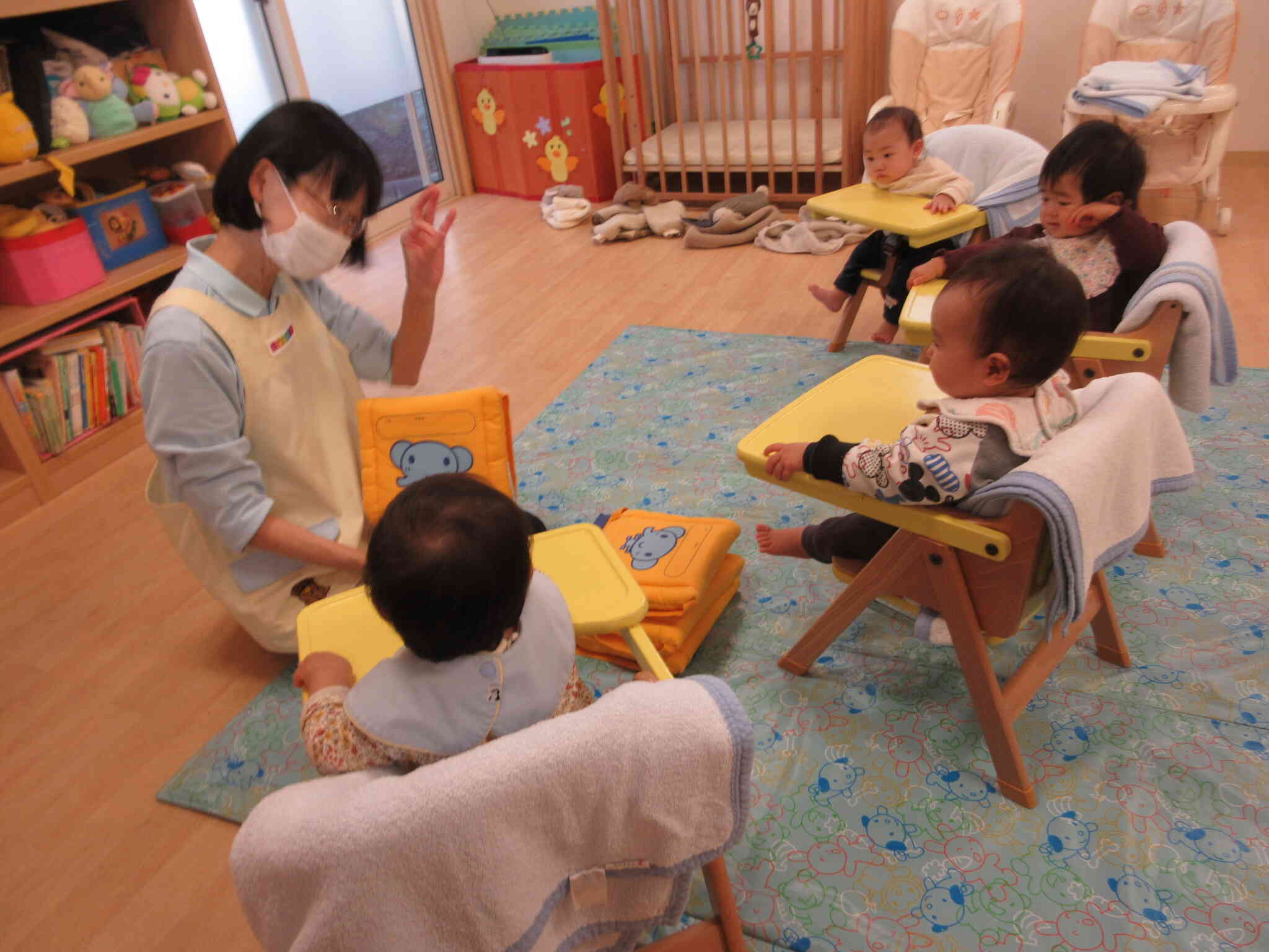 これが防災頭巾だね。みんなで見てみようね。