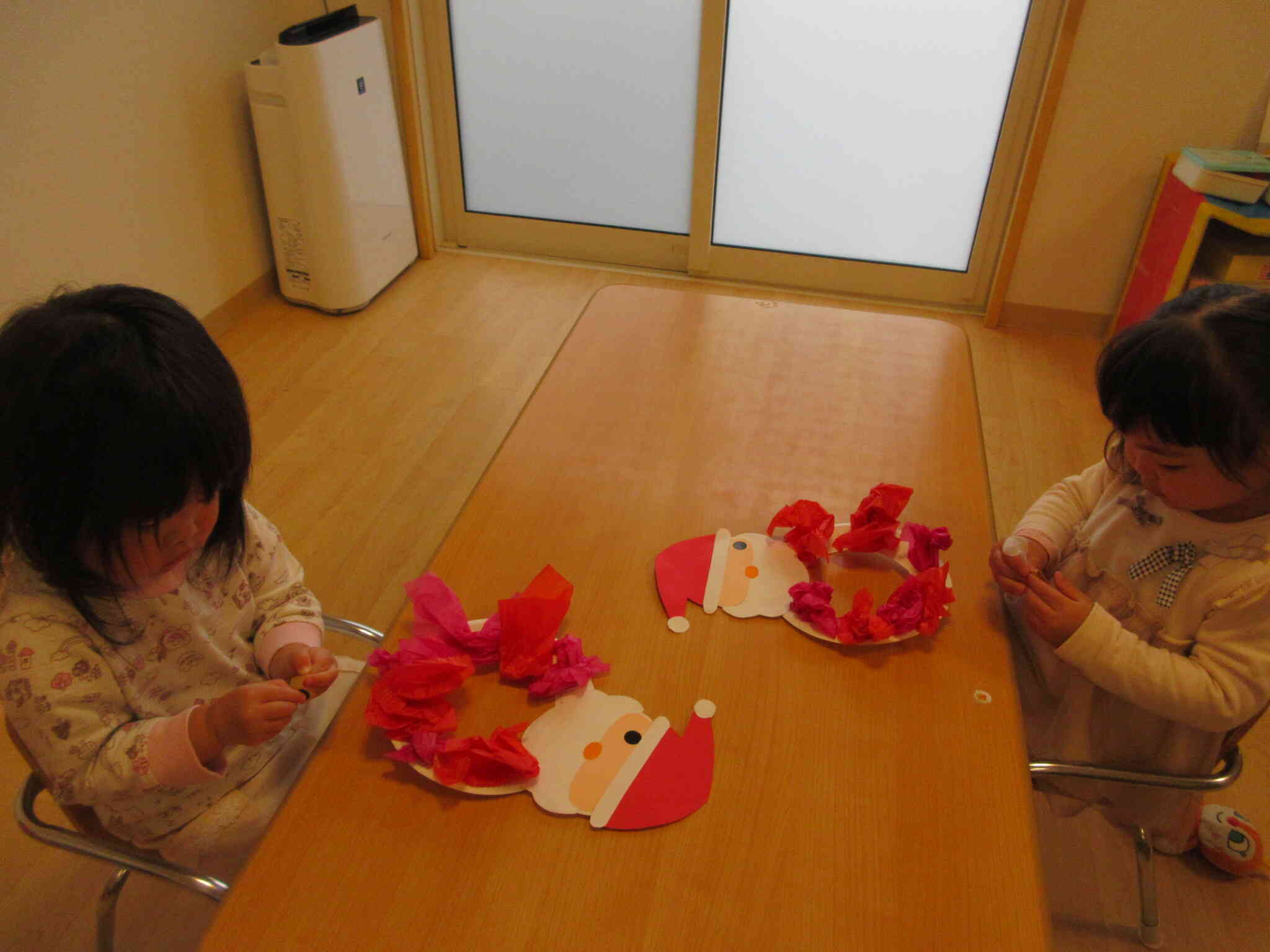 おめめのシール、小さいけど剥がせるよ！