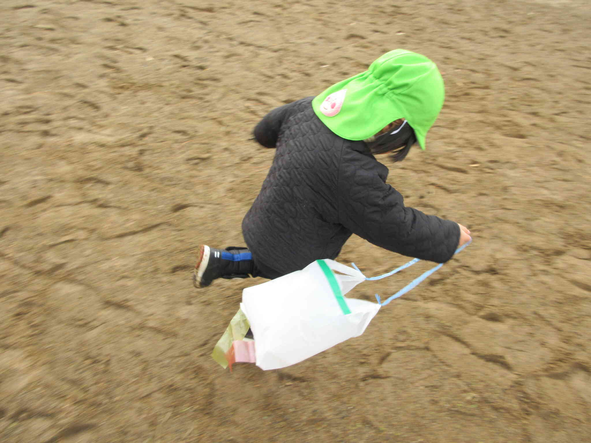 ビニール凧で遊んだよ！