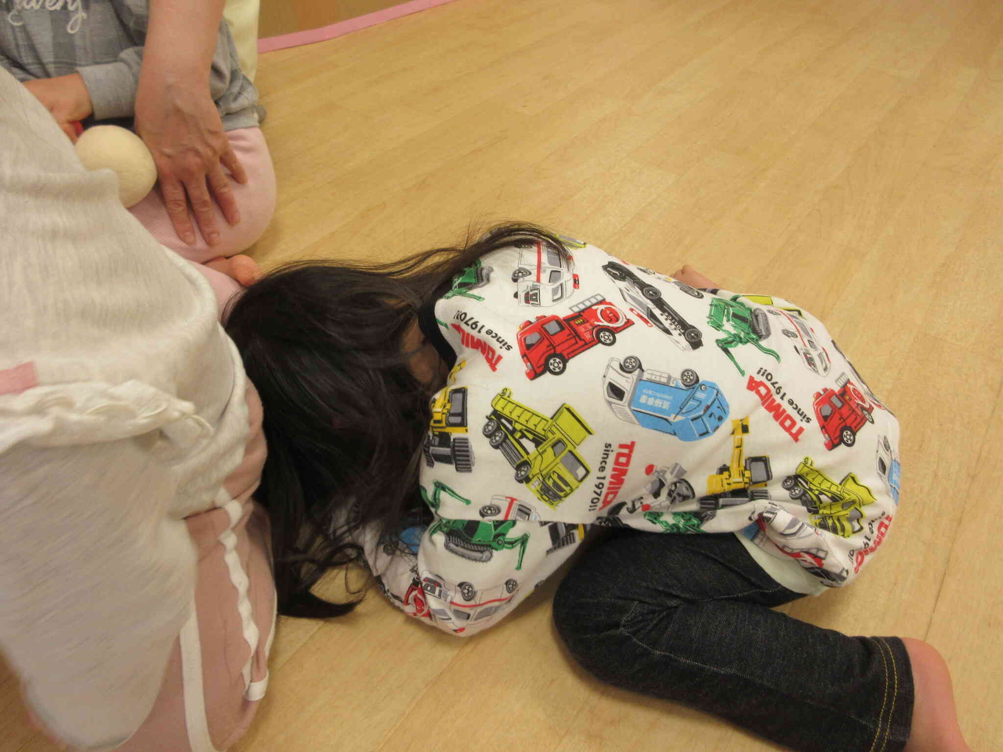 ダンゴムシのポーズ！