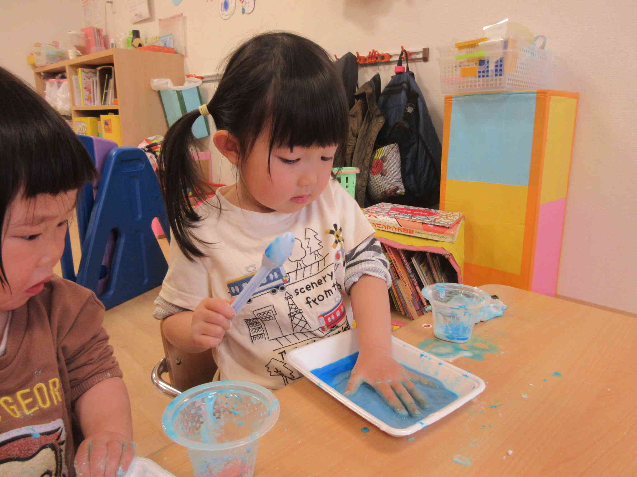 手のひらにつけてみると・・・