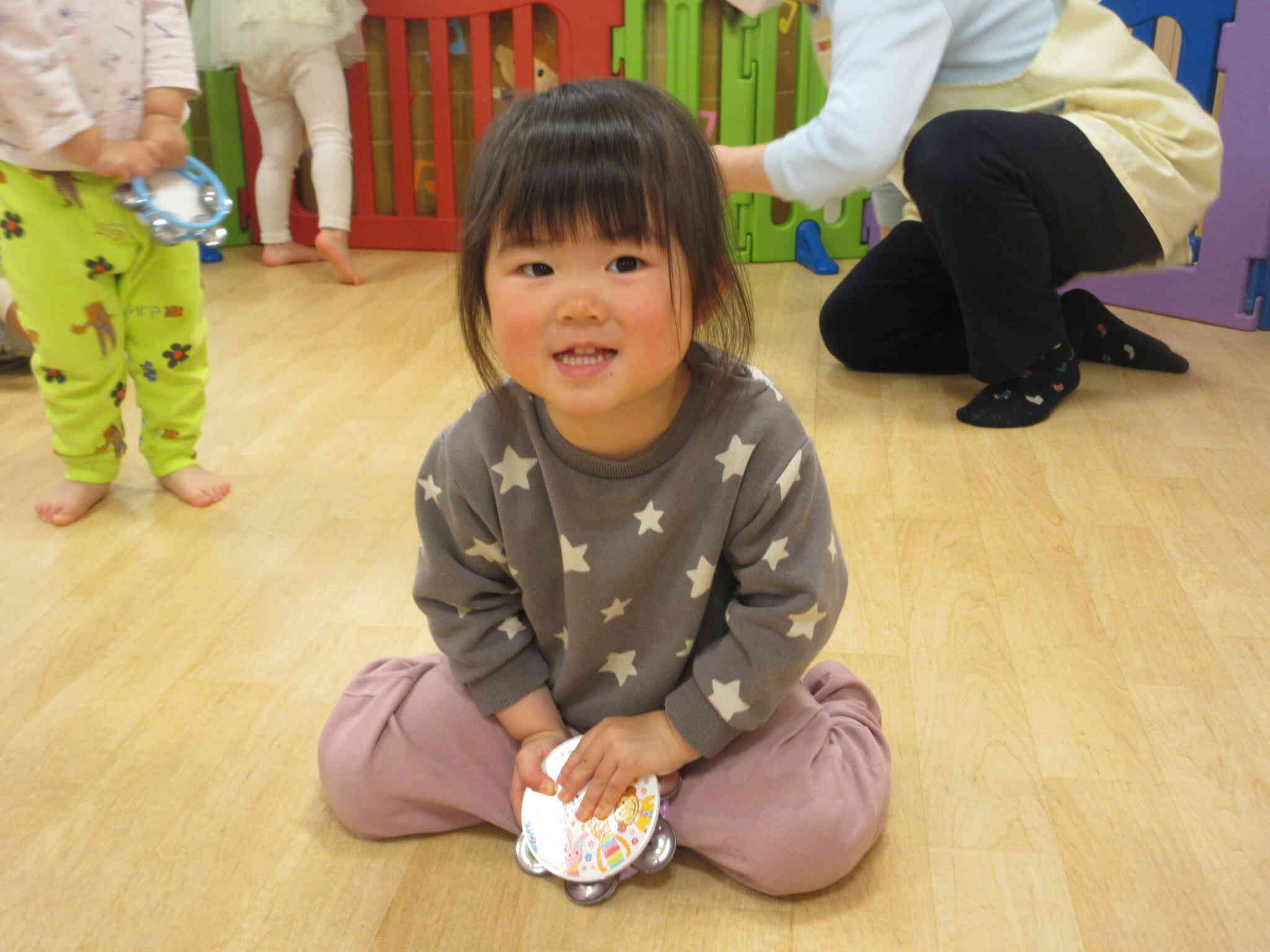 タンバリンを鳴らしたりハンドルにしたりするよ！