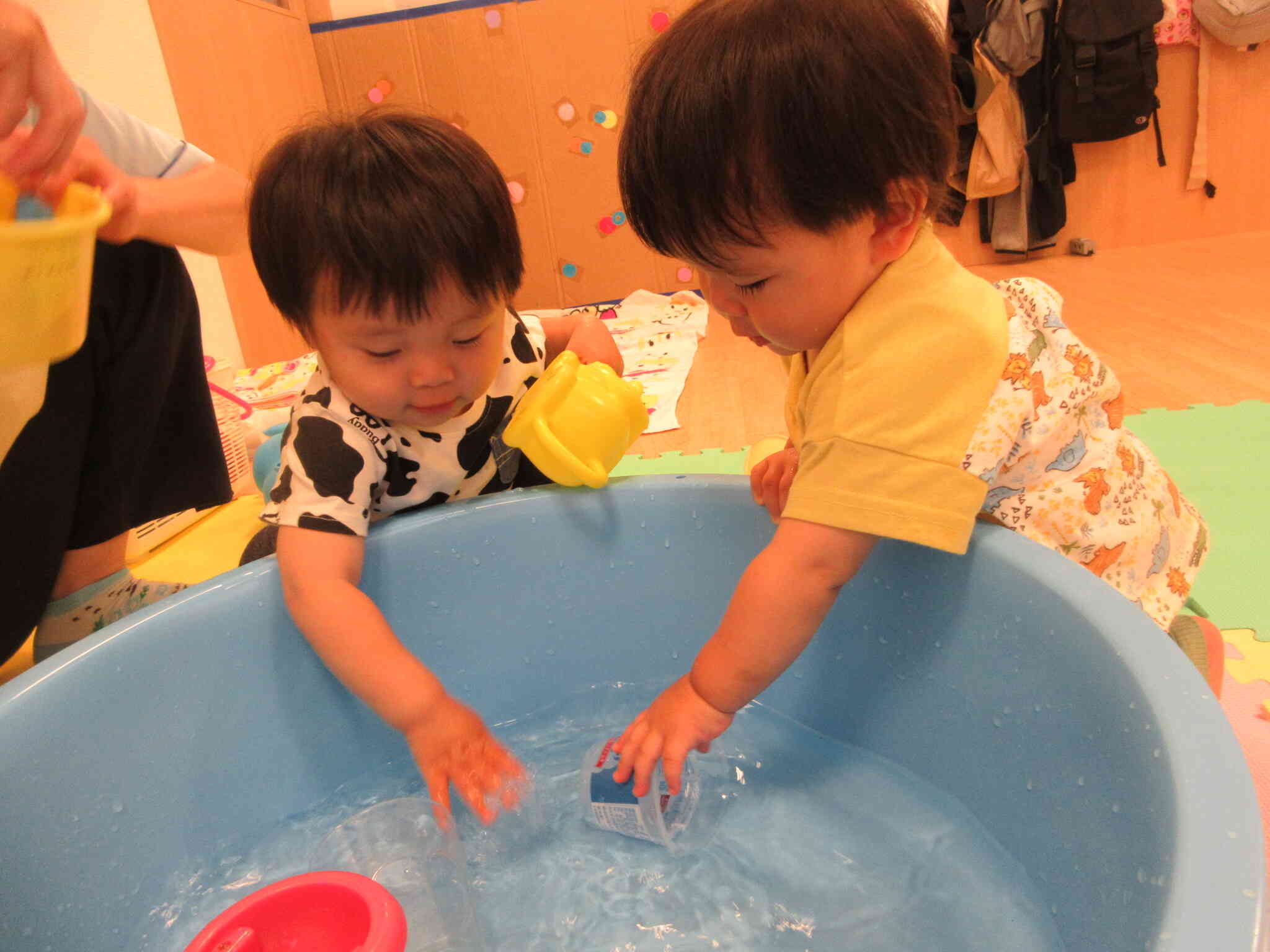 初めての水遊び