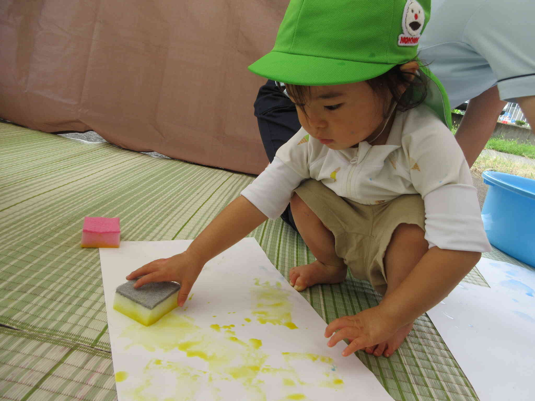 絵の具遊び～１歳児～