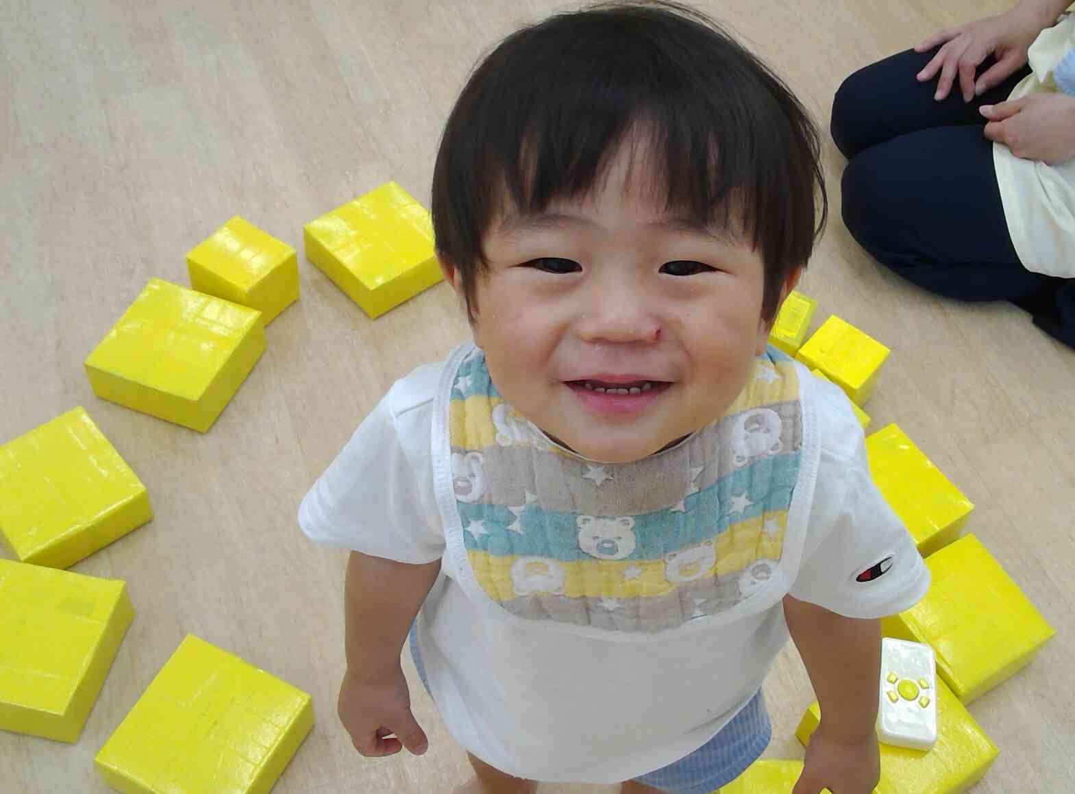 製作を終えてからは、お部屋で遊びます♪ニコニコいい笑顔です☆