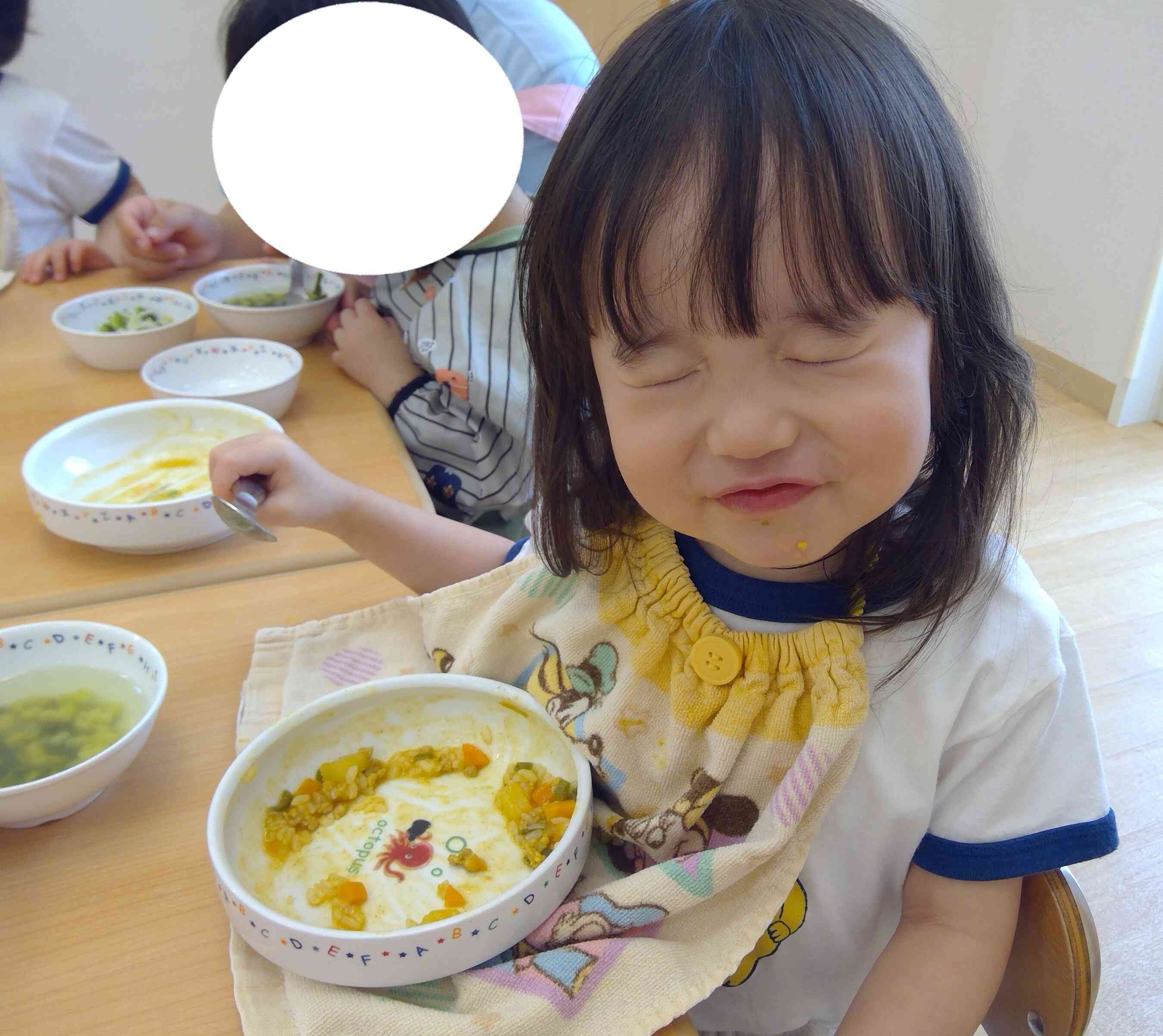 表情も含めて「美味しい！」を表現してくれました。