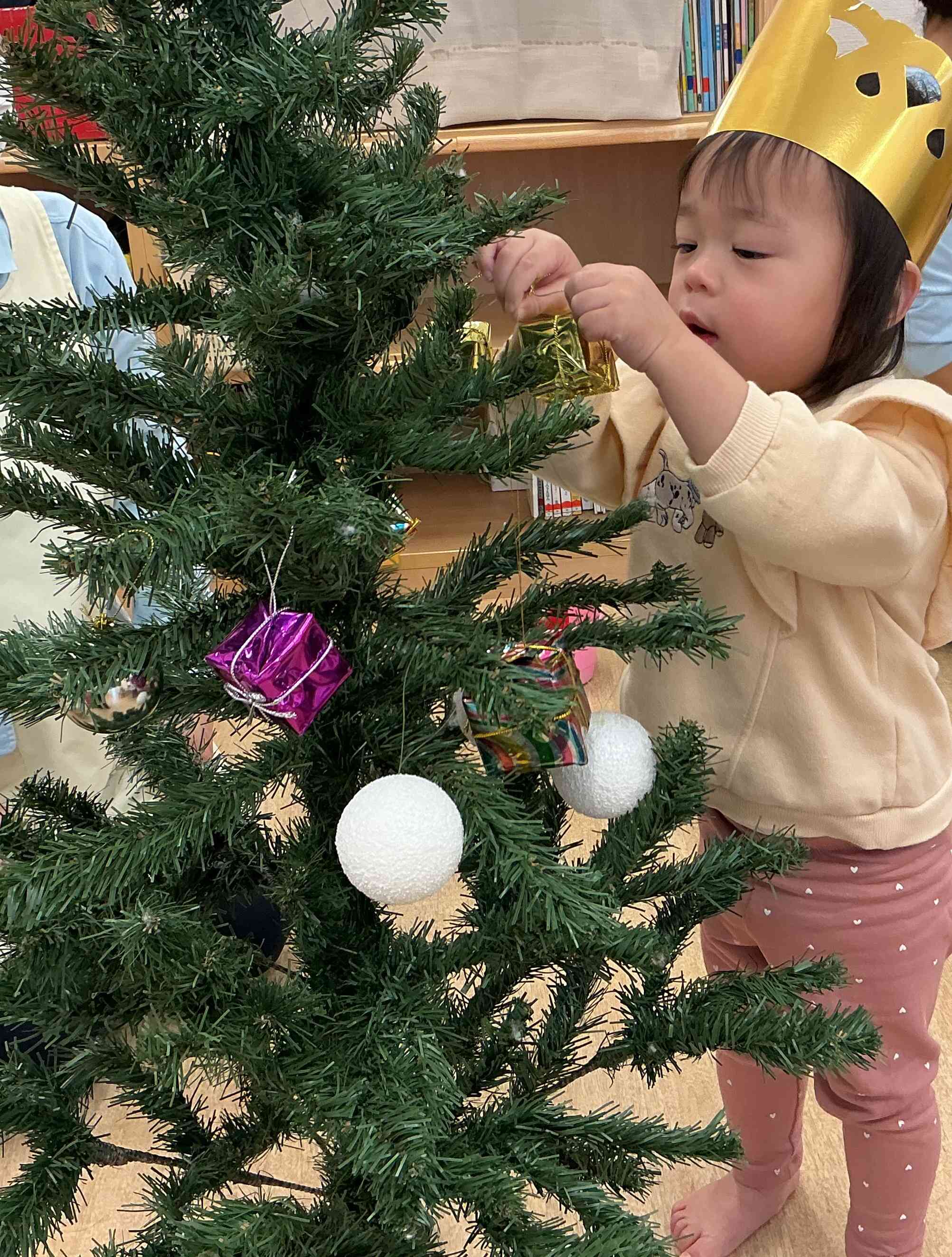 ツリーの飾りつけ、どこにしようかな？