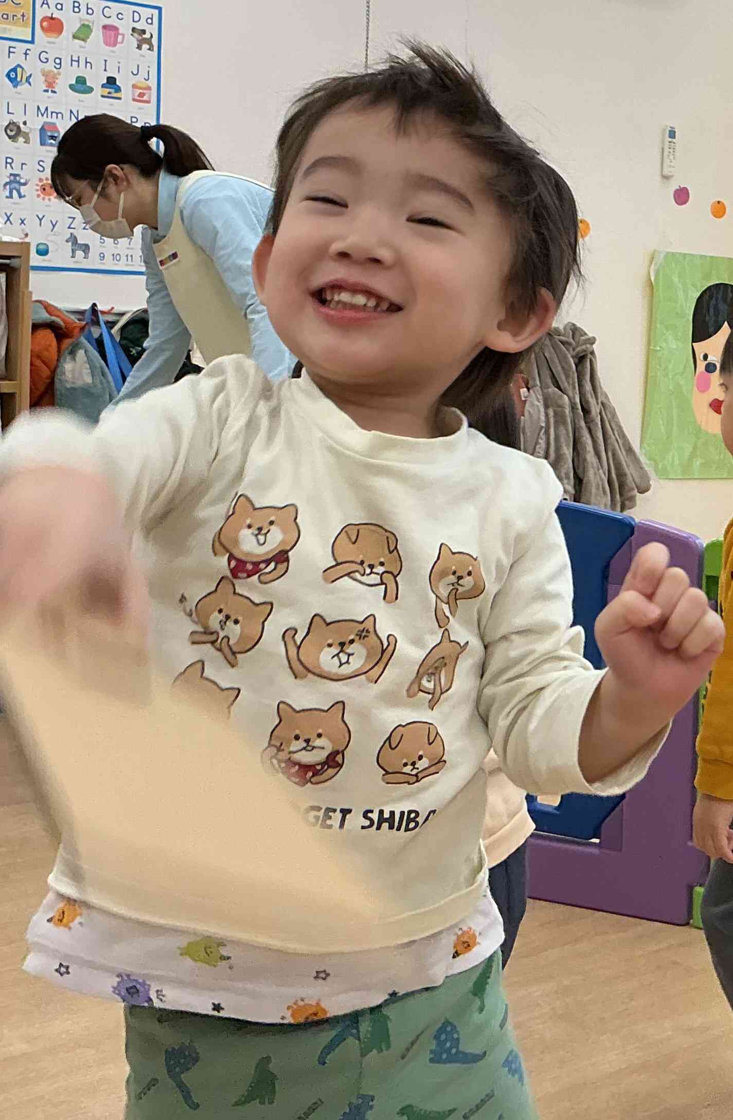 羽根つきならぬ、風船つき！すごい躍動感です☆彡