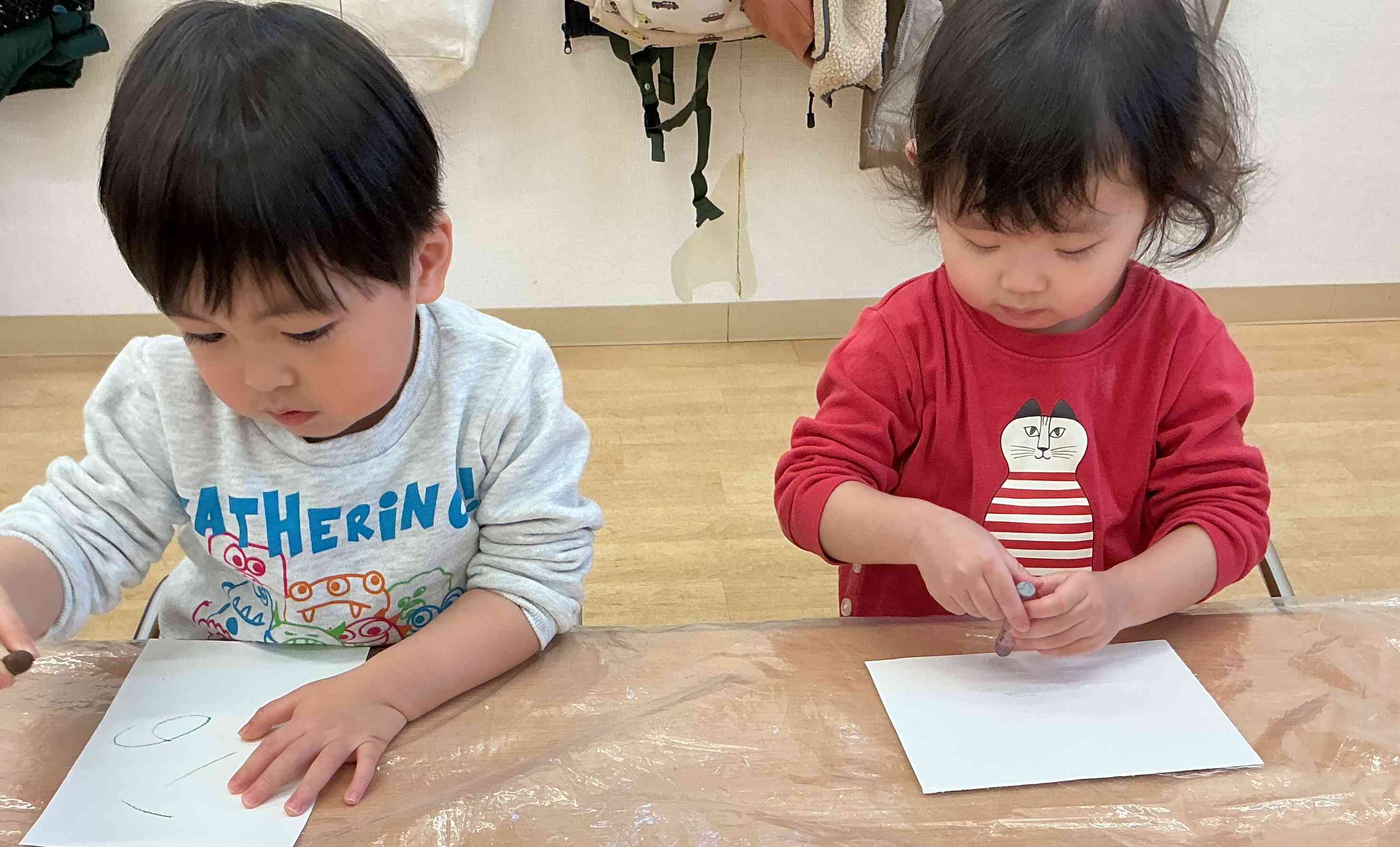 お絵描きも上手に出来るようになったね♪