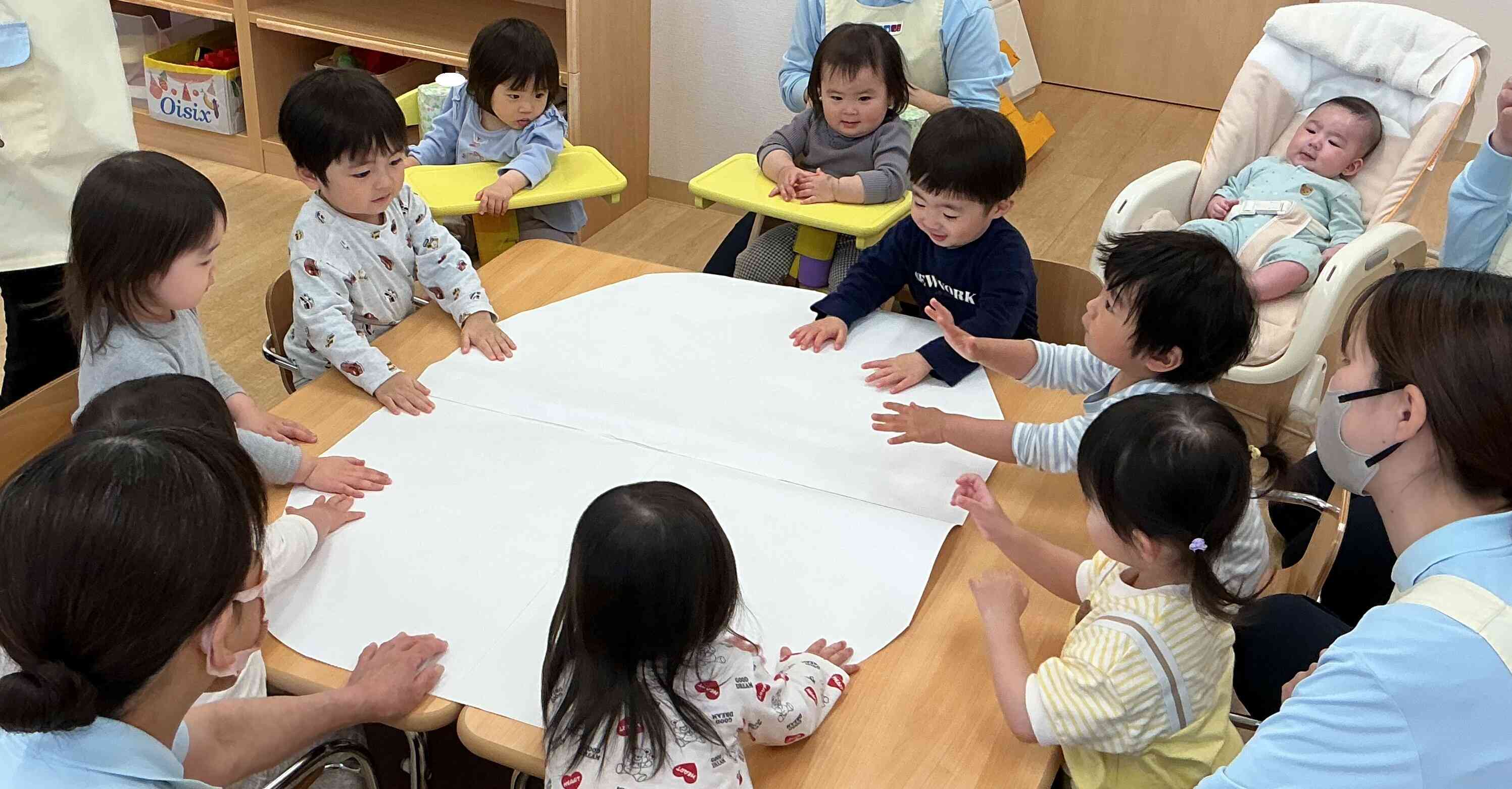 すごいな～。こんな大きなケーキがあったら嬉しいね！