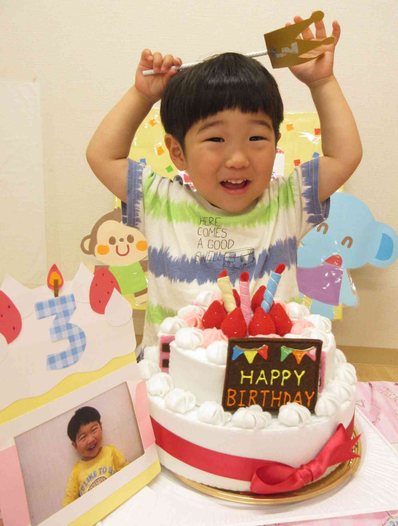 ケーキと一緒に記念撮影☆