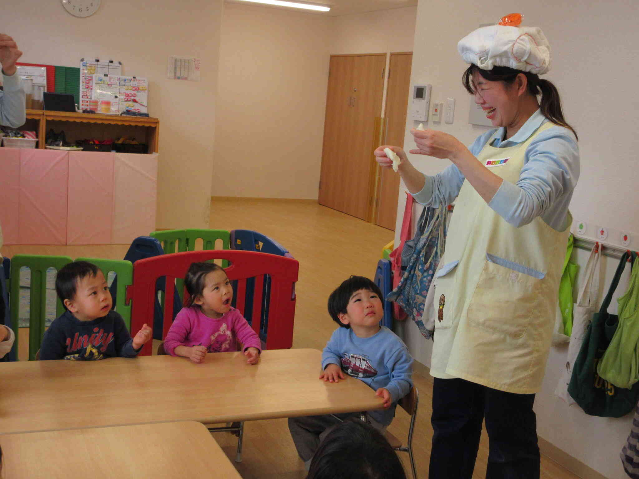 「今日はおもちを作るもっち〜！！！」これは誰だ！？頭におもちがついてるね！