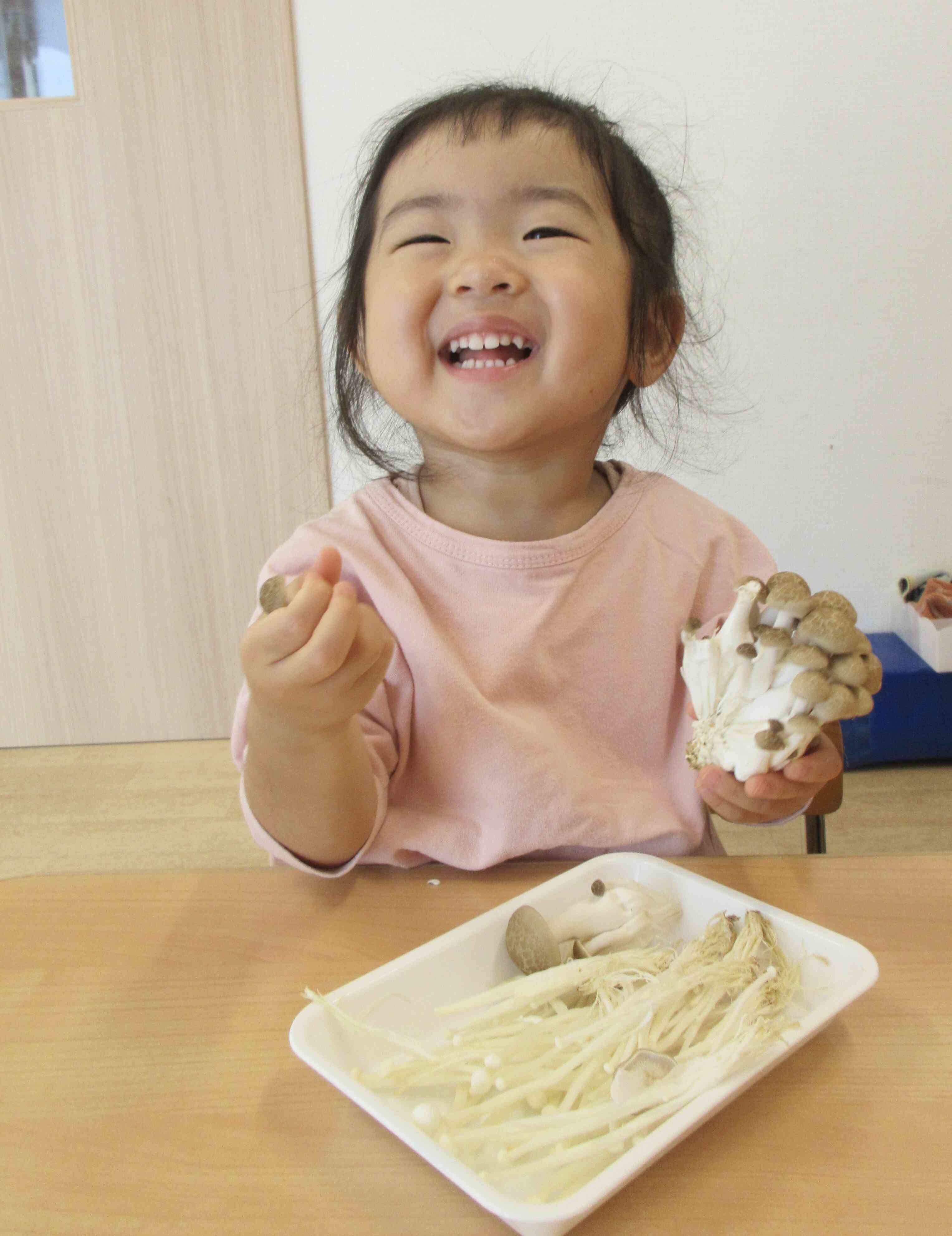 食育〜きのこの房とり〜