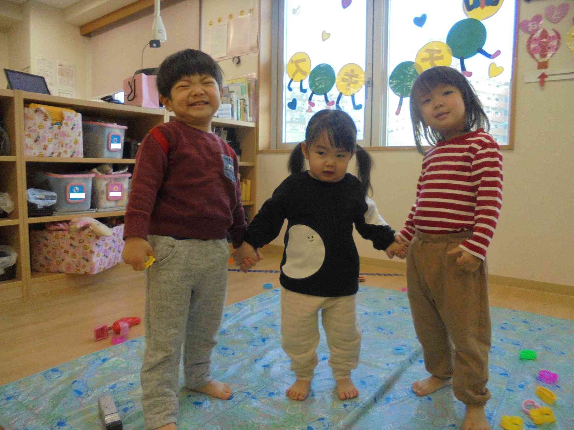 うさぎ組さんとひよこ組のお友だちも一緒に遊んでいます！