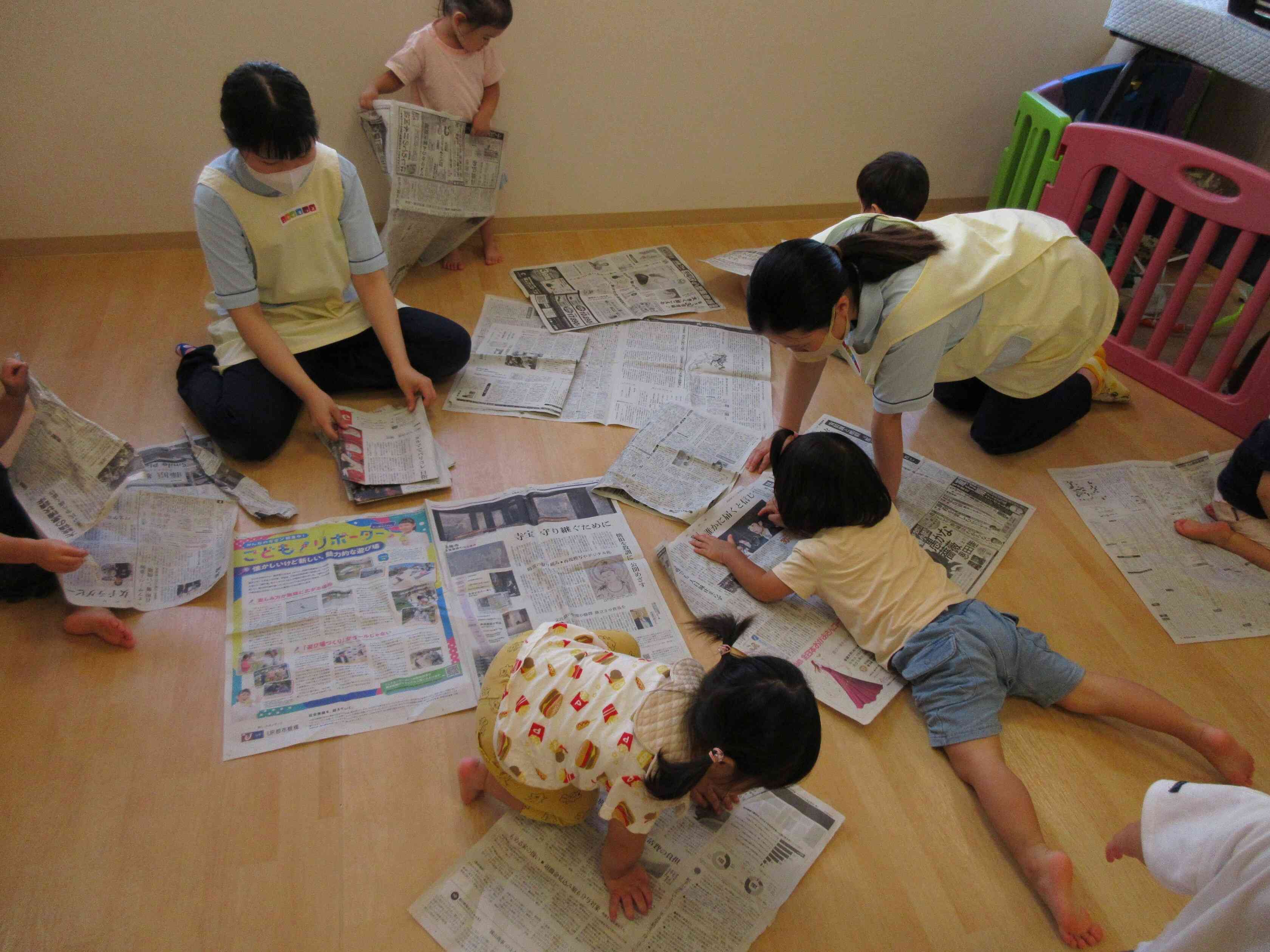 新聞紙遊び