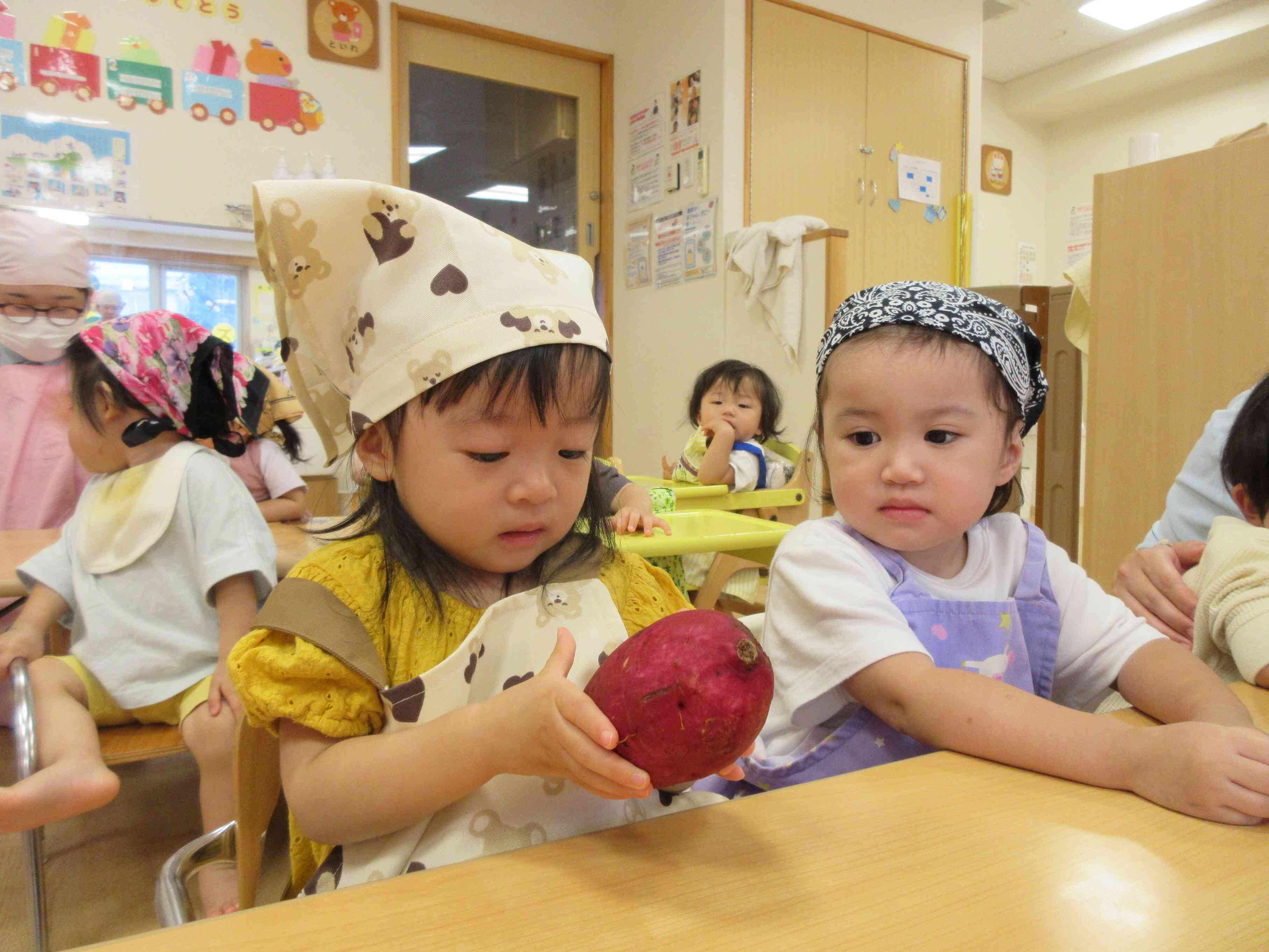 10月の食育活動～やきいも作り～