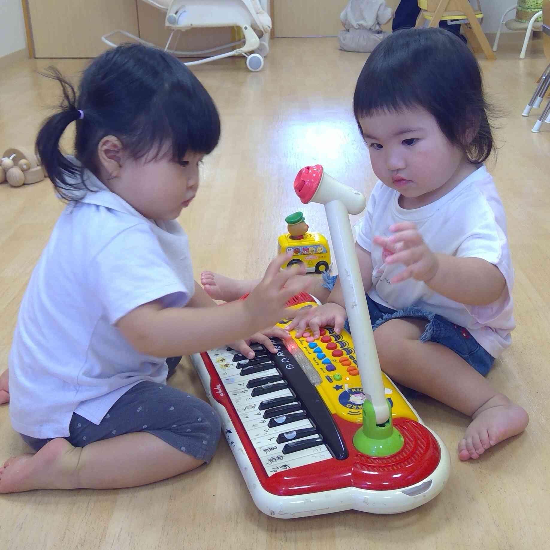 一緒に演奏してます♪