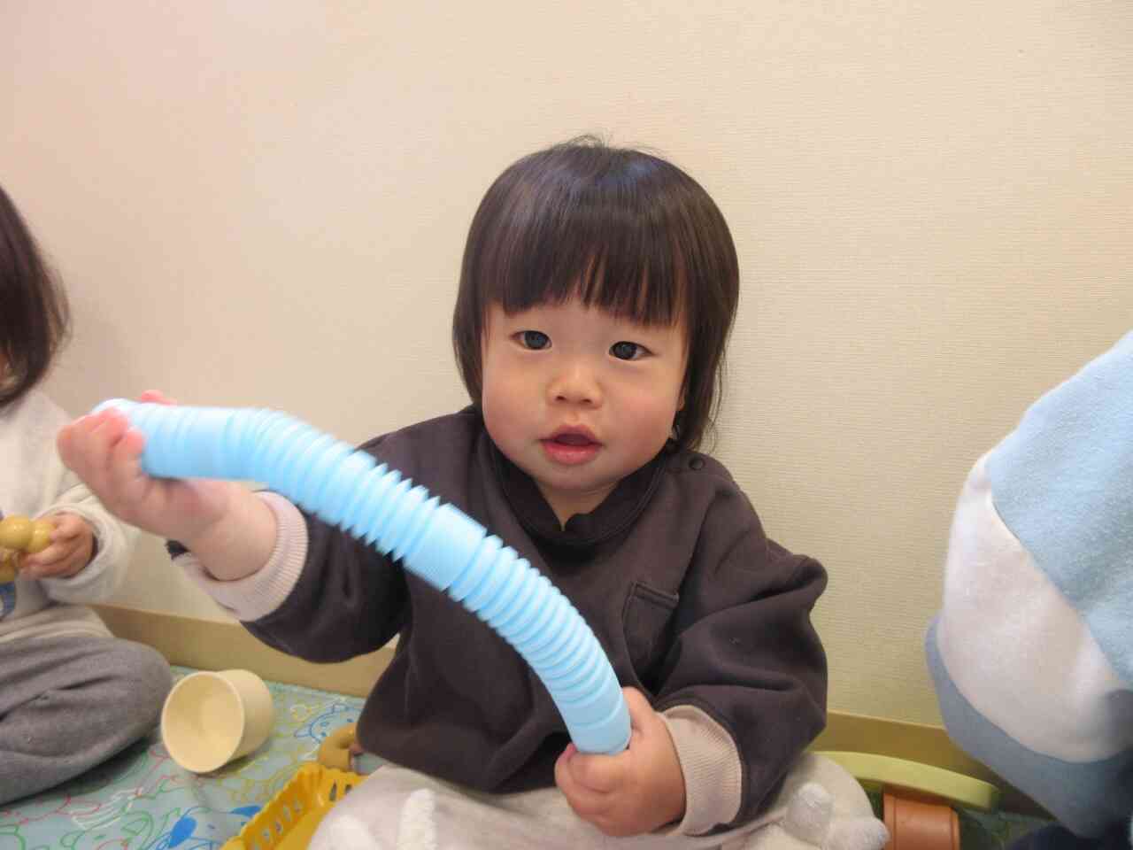 ひよこ組(0歳児)さん自由遊びの様子