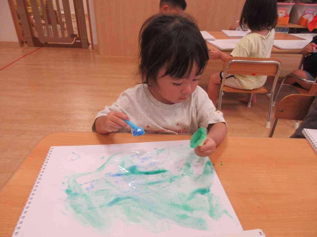 氷絵の具でお絵描き