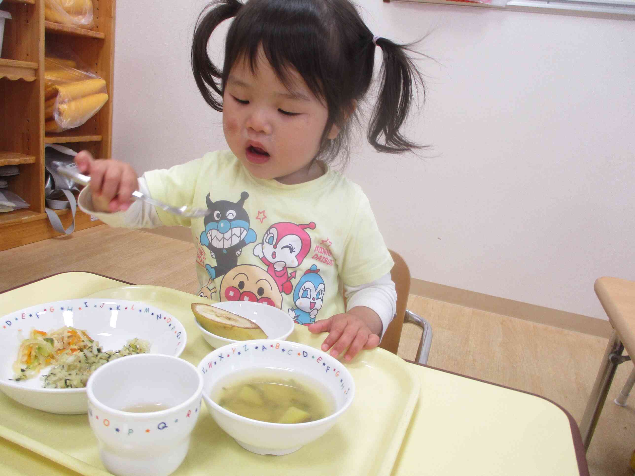 きゅうしょく、おいしいね♪