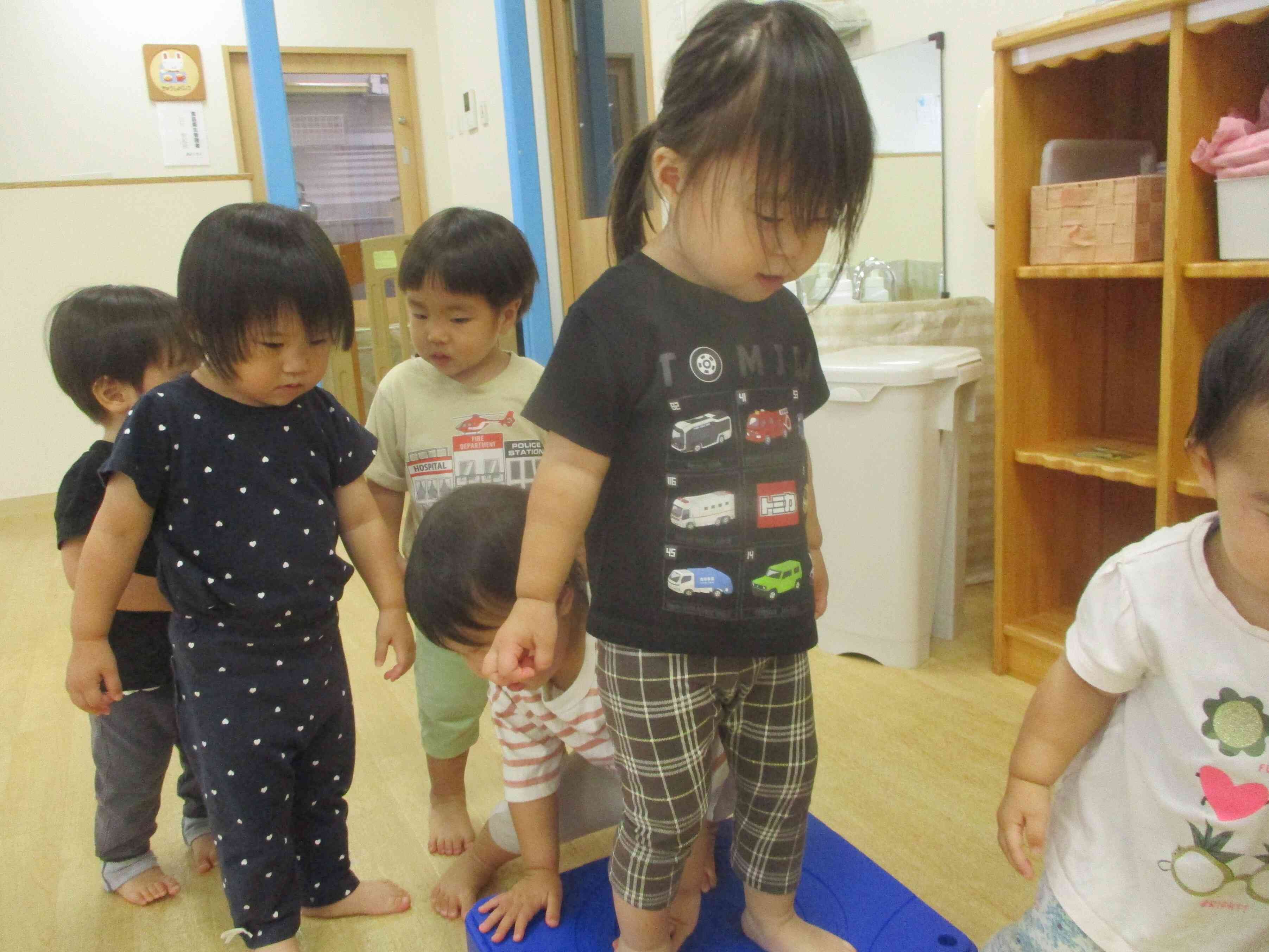 お山に登ってジャンプ！！