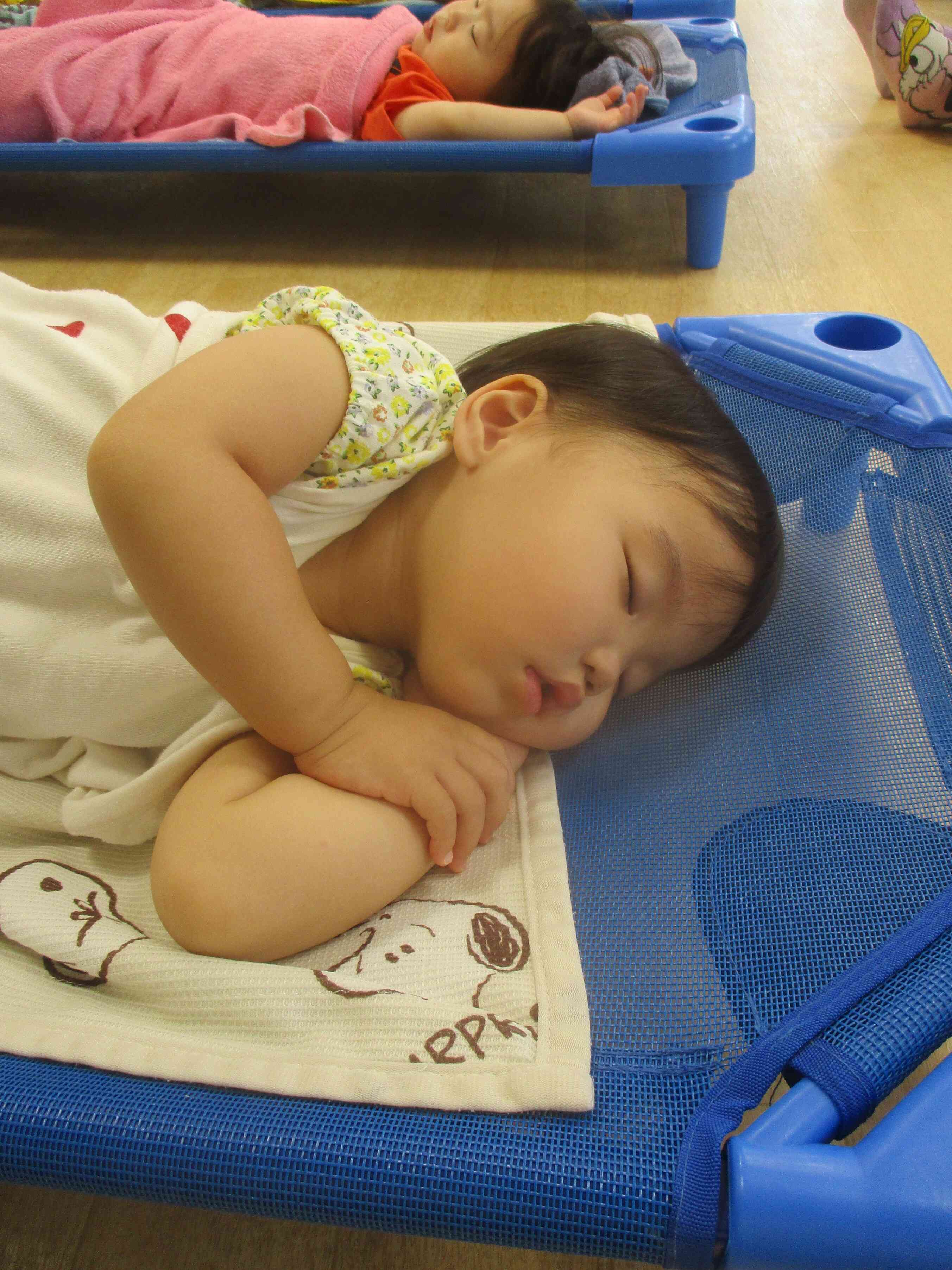お外でたくさん遊んで楽しかったね！スヤスヤおやすみなさ～い
