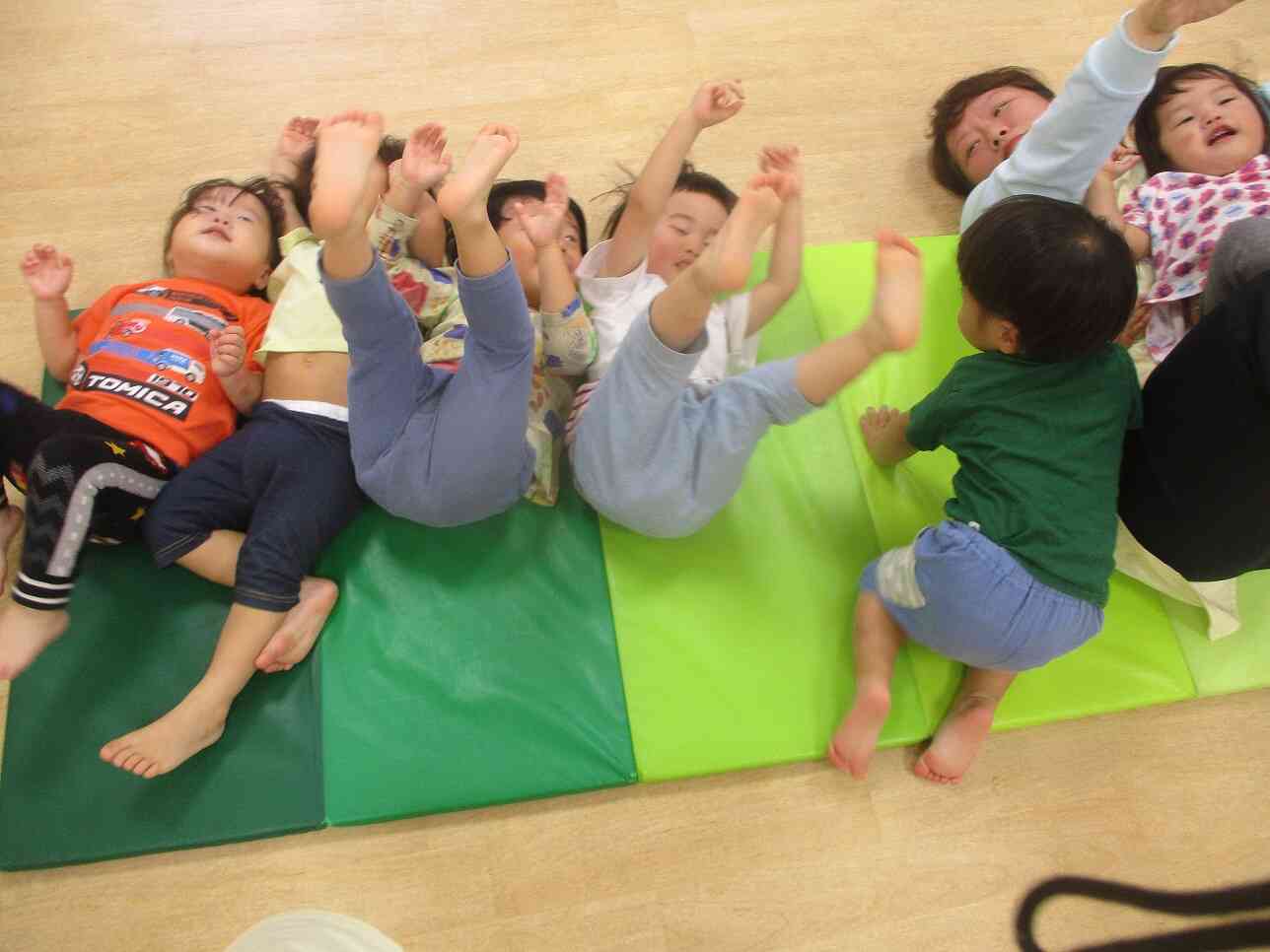 お部屋であそんだよ