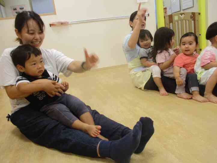 6月11日　ふれあい遊び　保育園のお友だちとみんなで遊んだよ