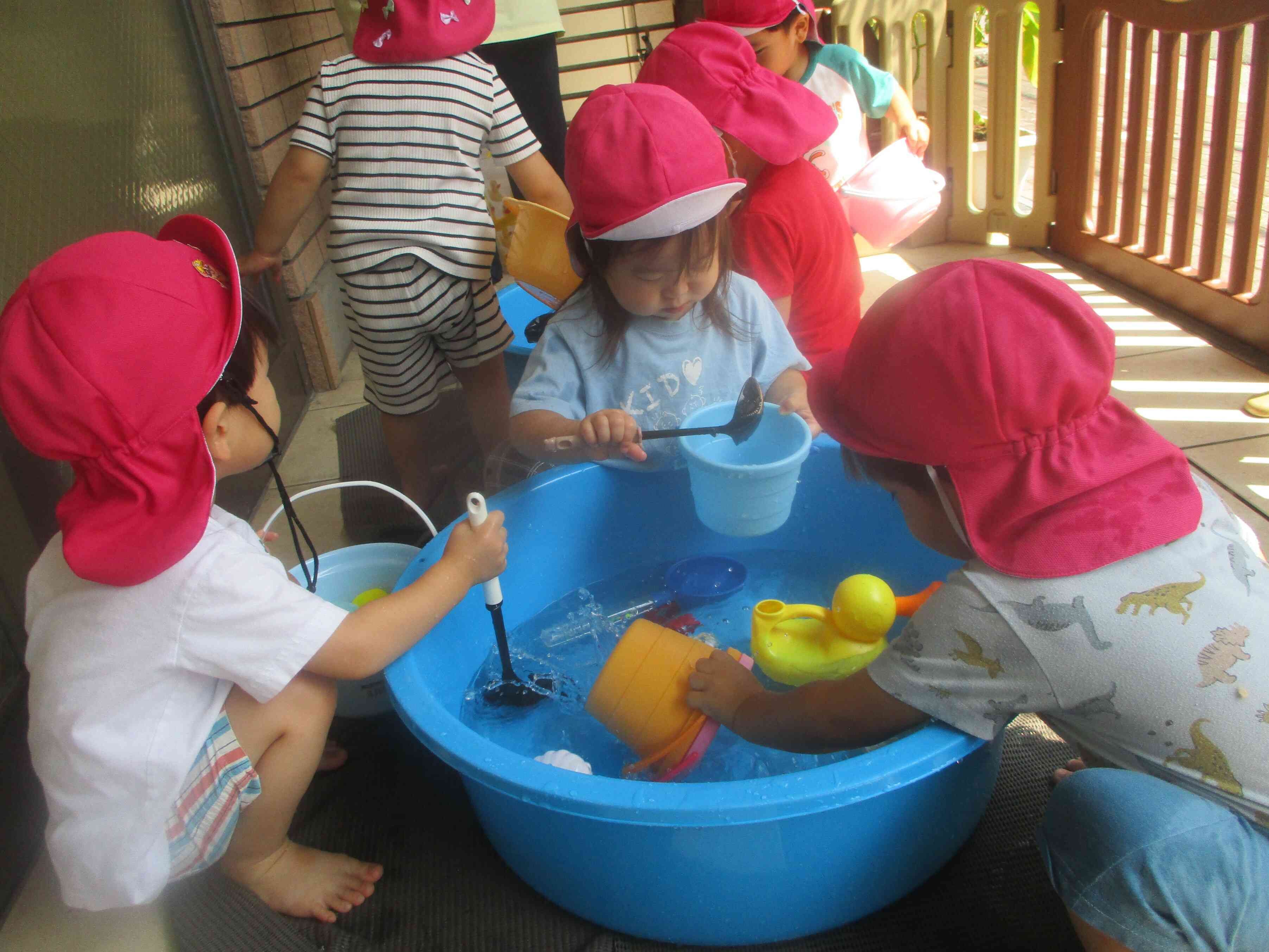 お水冷たくて気持ちいね～！