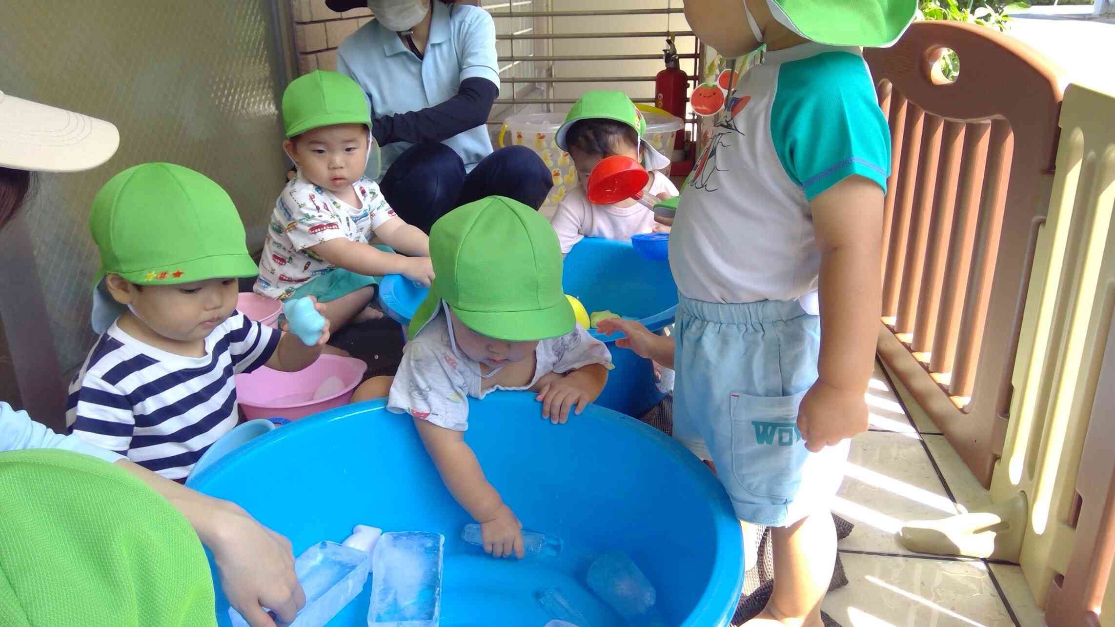 氷遊び