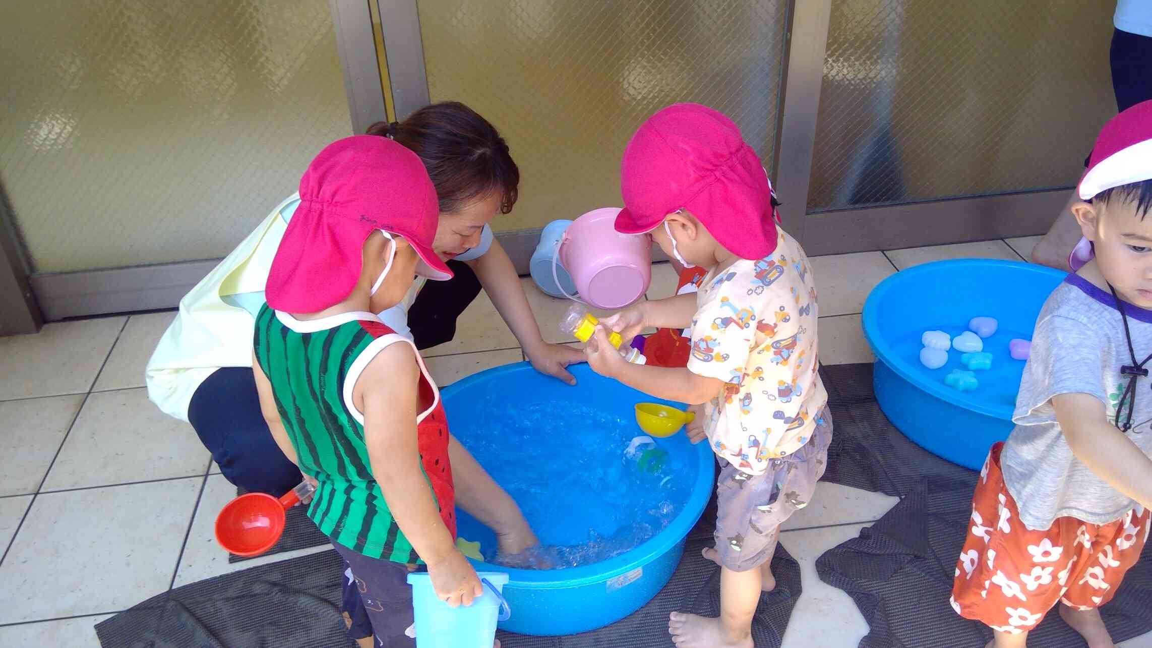 お水すくえるかな？
