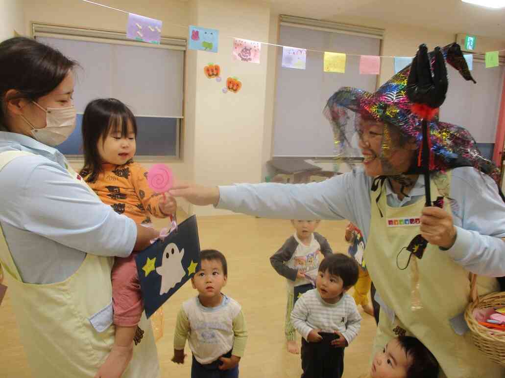 魔女さんにキャンディーもらったよ～☆