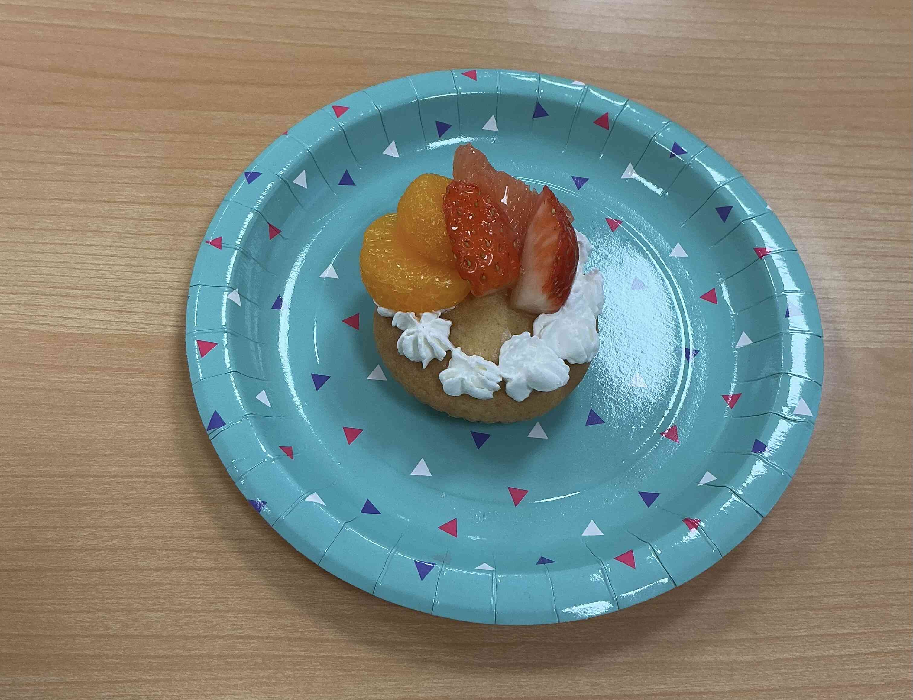 おやつのケーキデコレーションしたよ