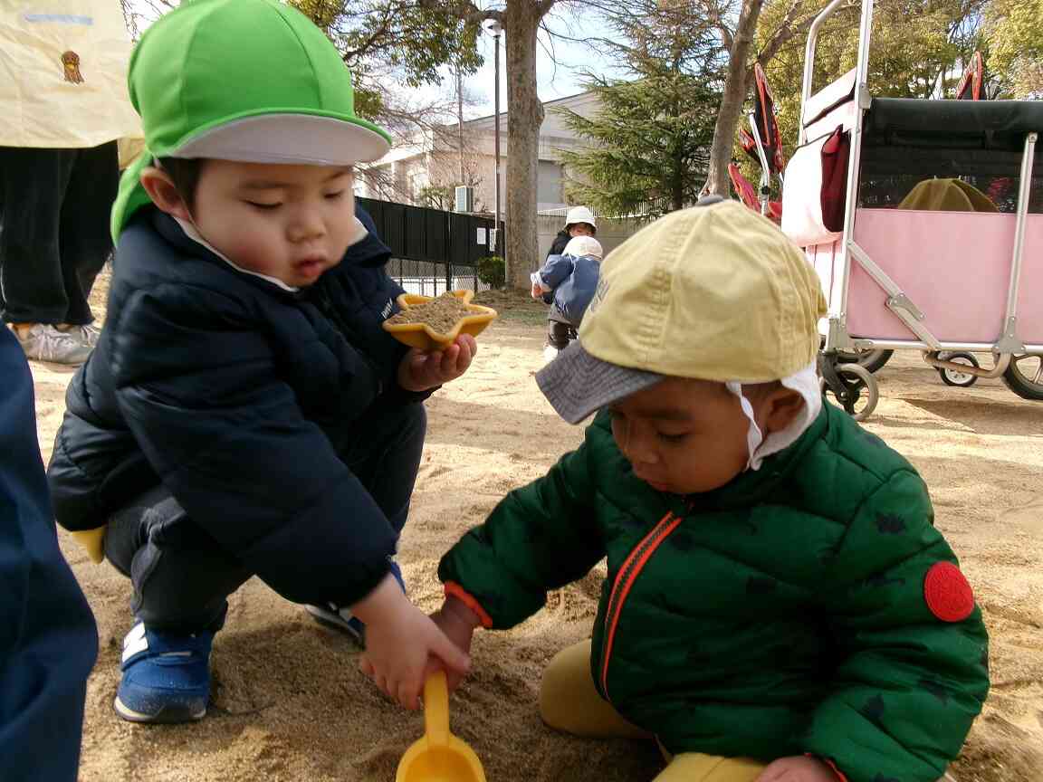 砂遊びをしたよ～