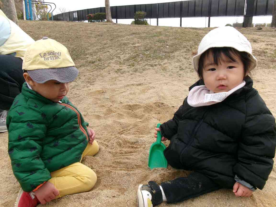 スコップ上手に持てるよ～！