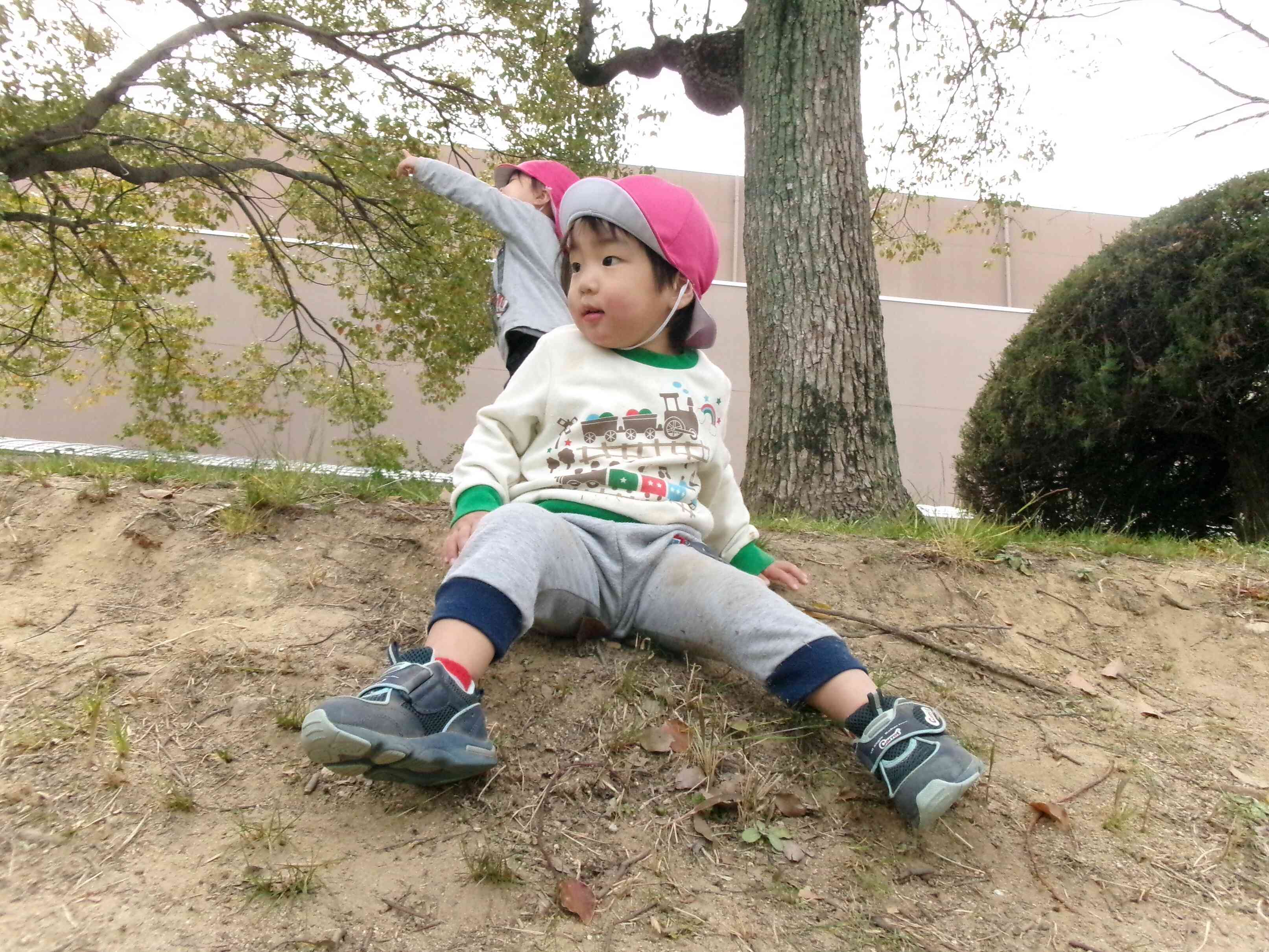 坂道をゆっくり降りると滑り台みたいで楽しかった♪