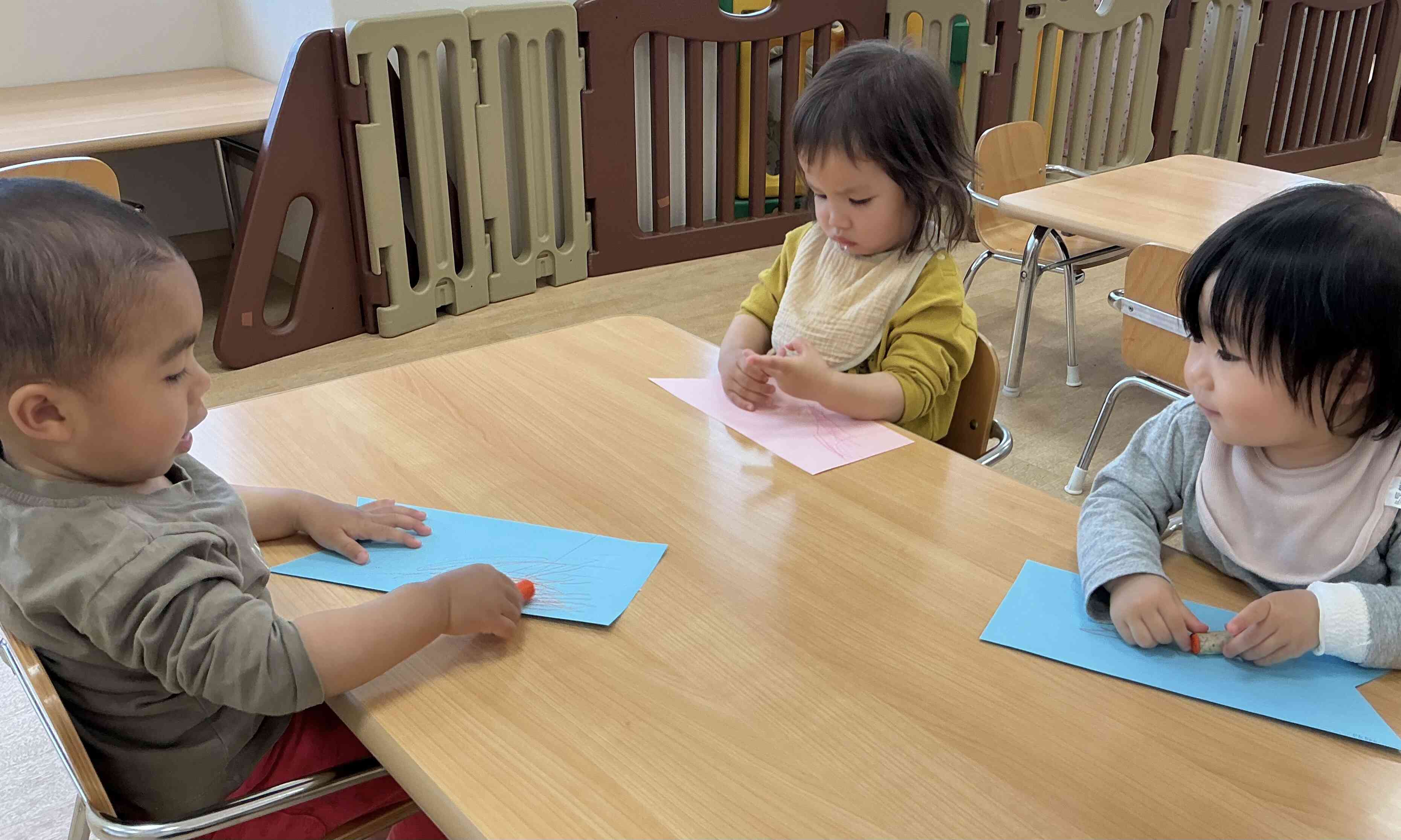 ぐるぐる〜おもいっきりお絵描き！