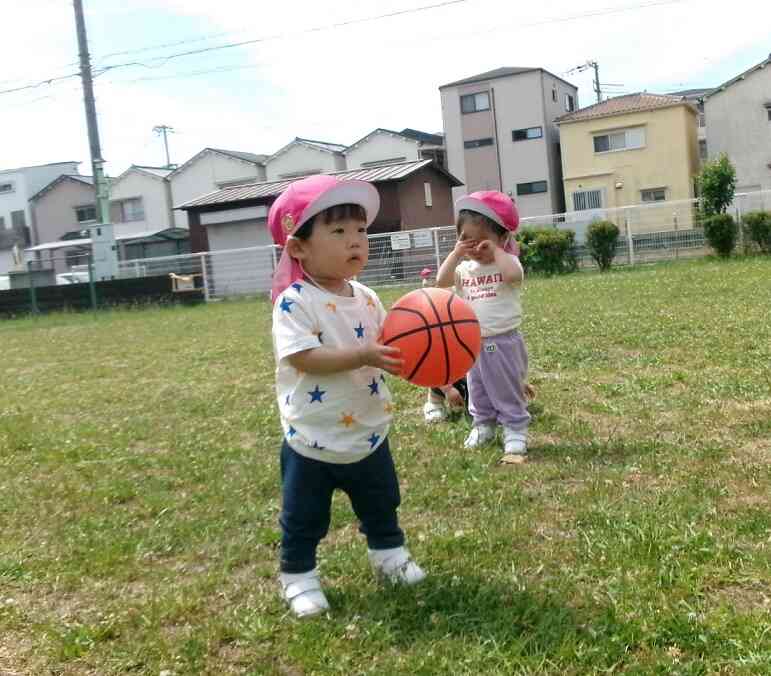 ボール遊び楽しいね！
