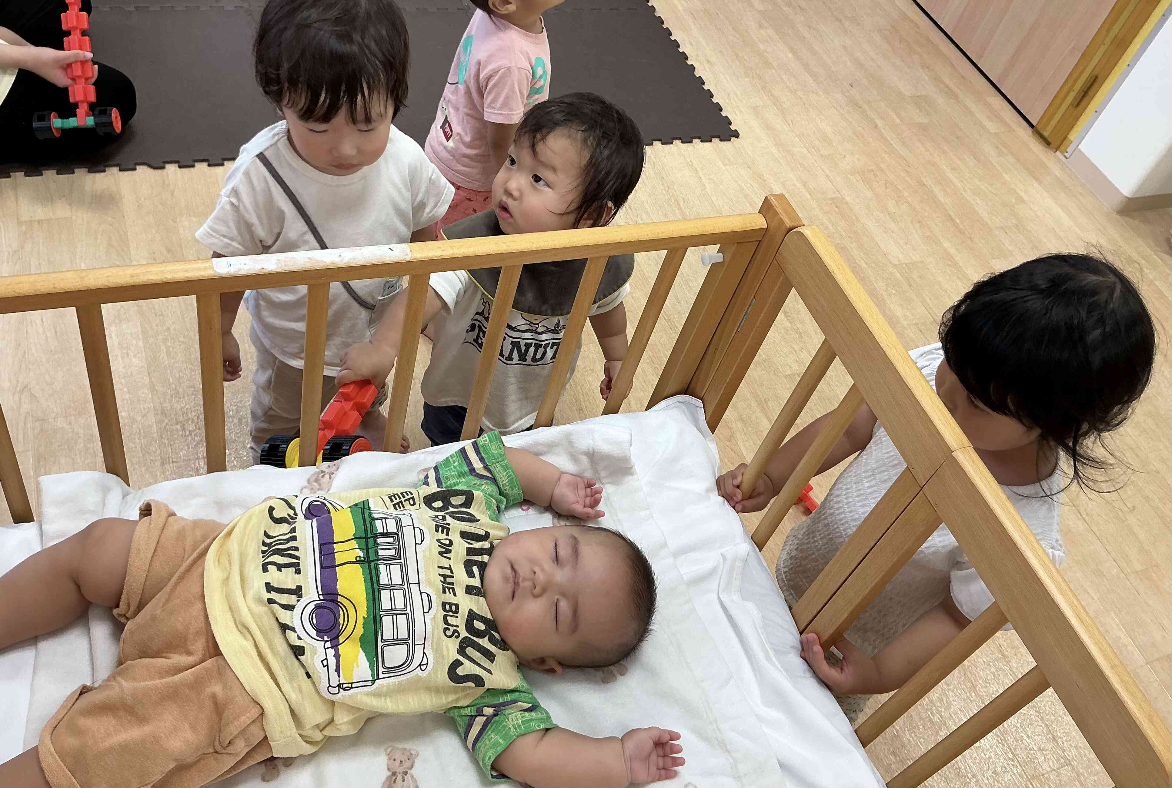 新しいお友だち「こんにちは」♪