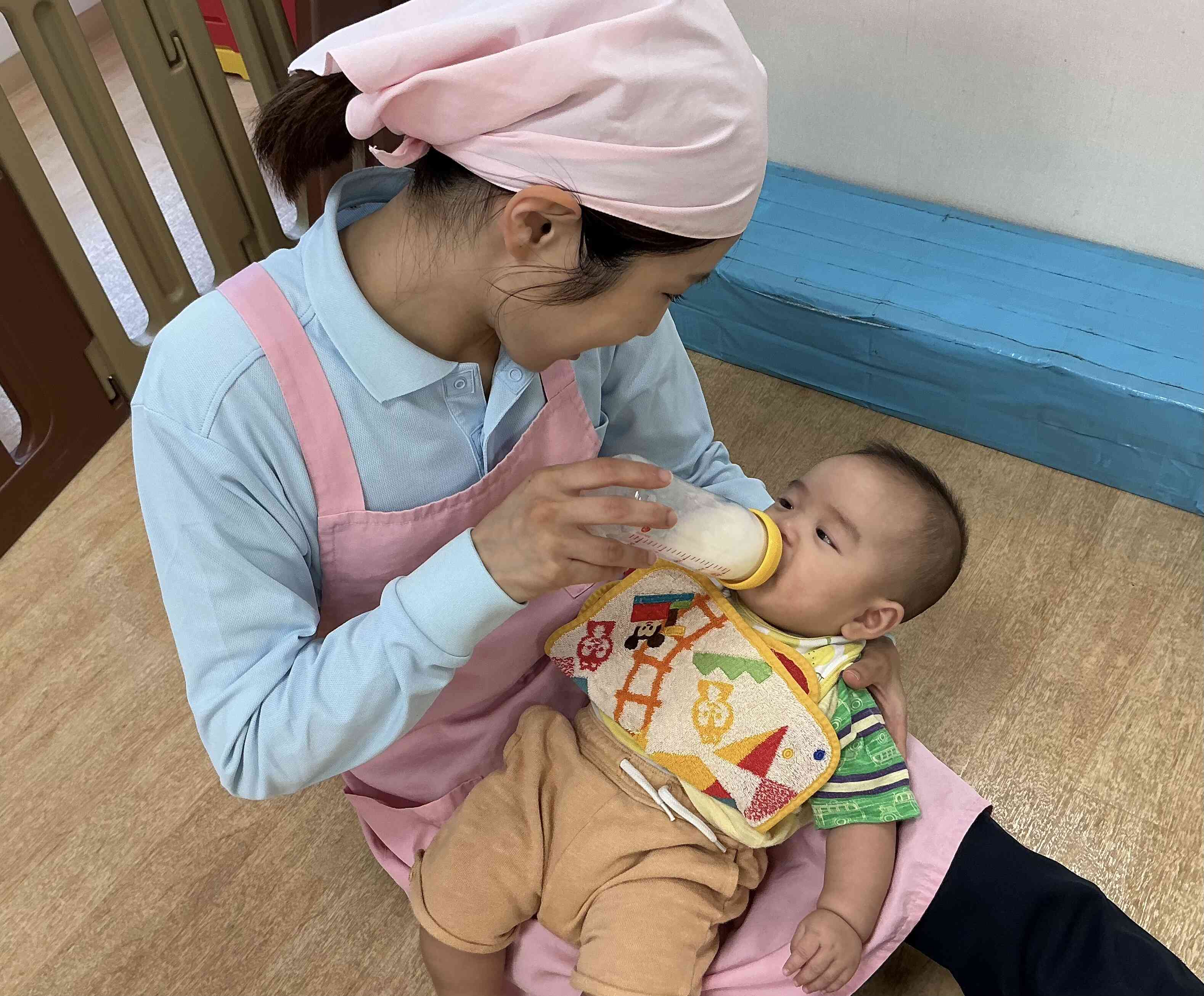 ミルク美味しい〜！ゴクゴク飲んだよ。