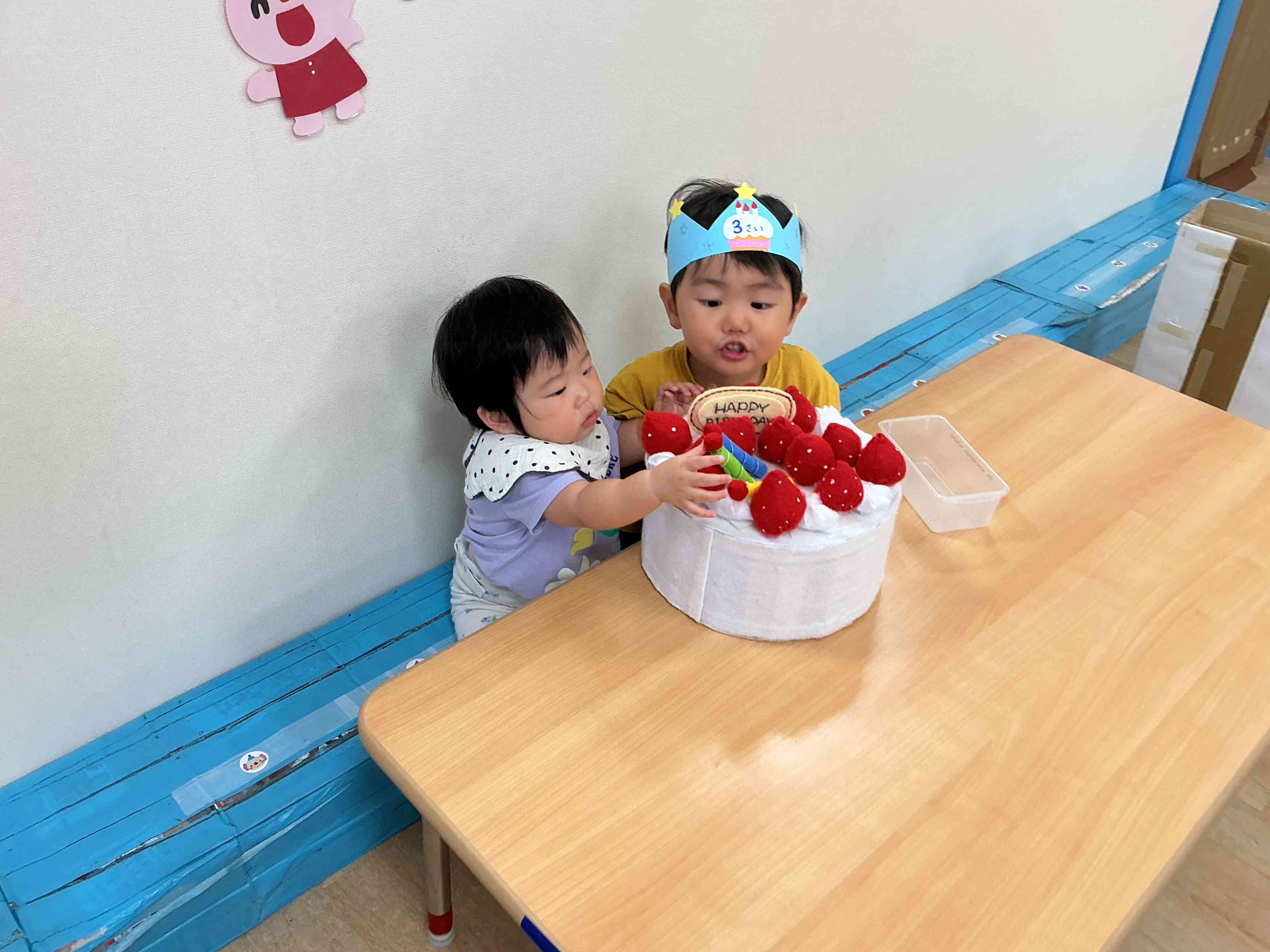 ケーキの飾り付け！