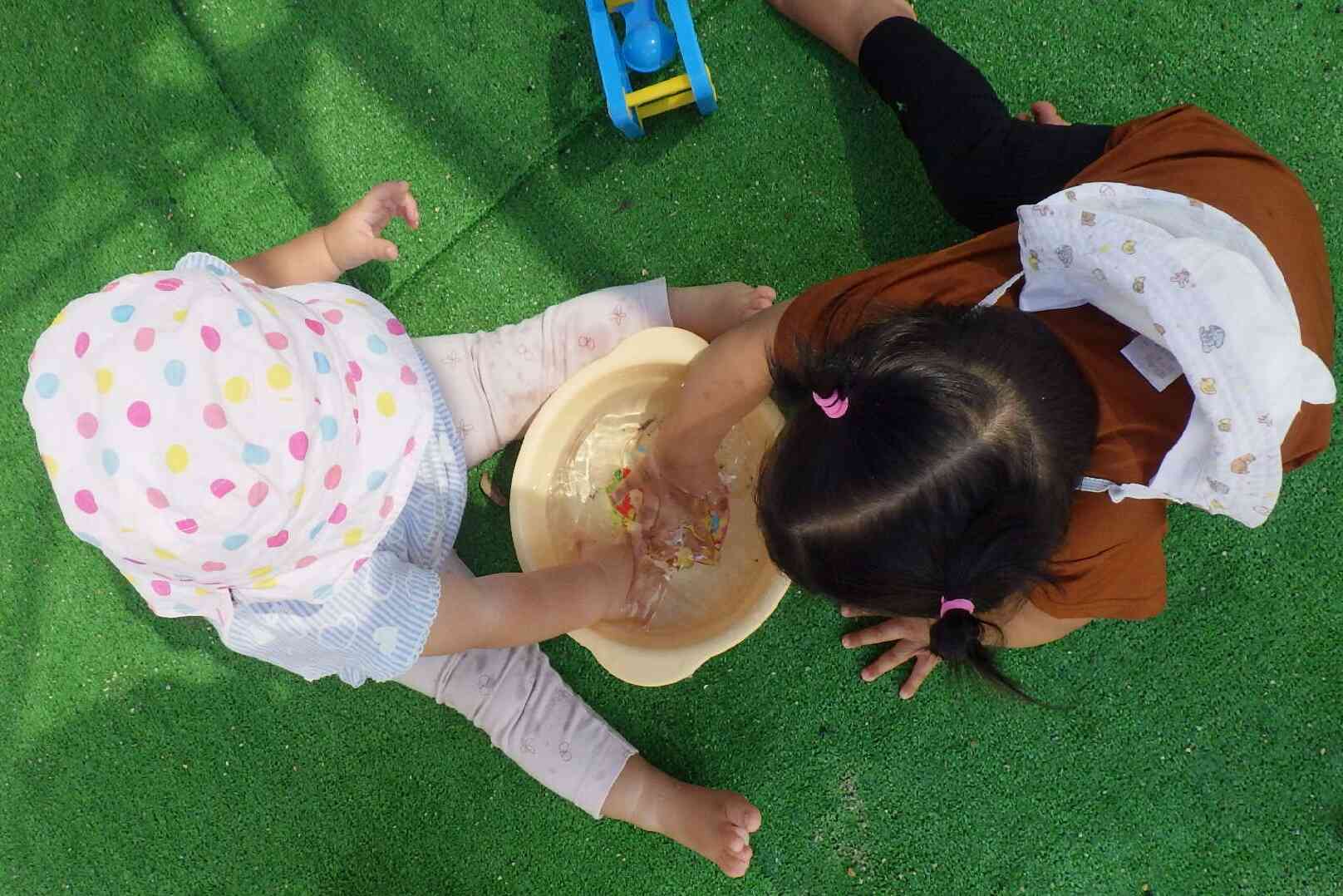 ひよこ組　はじめての水遊び