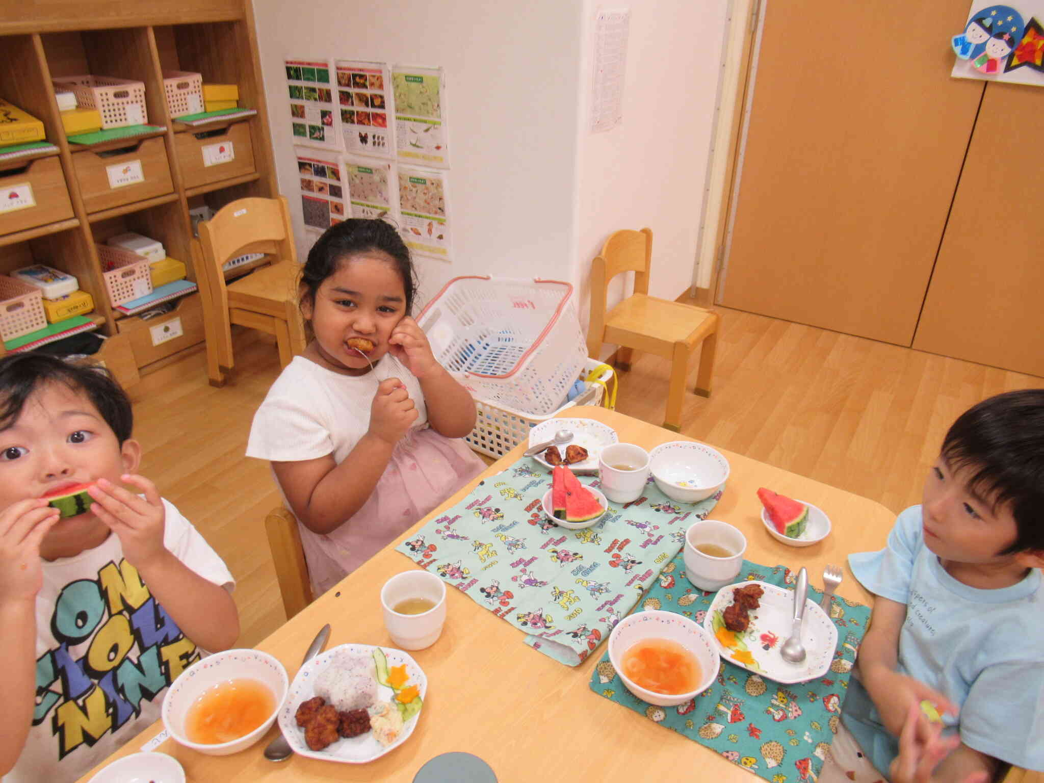 とっても美味しい給食、いつもありがとう。いただきま~す。