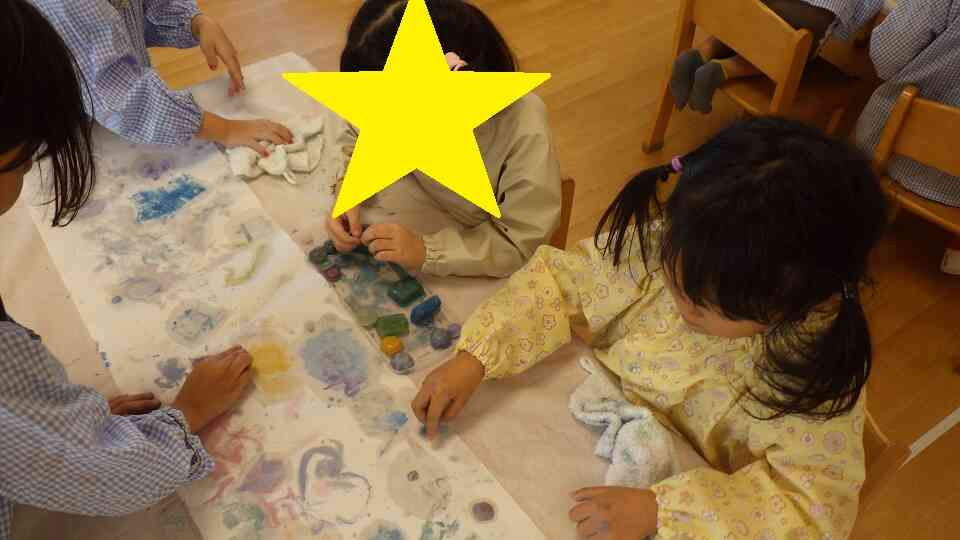 氷が溶けたらどうなる？広がるきらきらアート