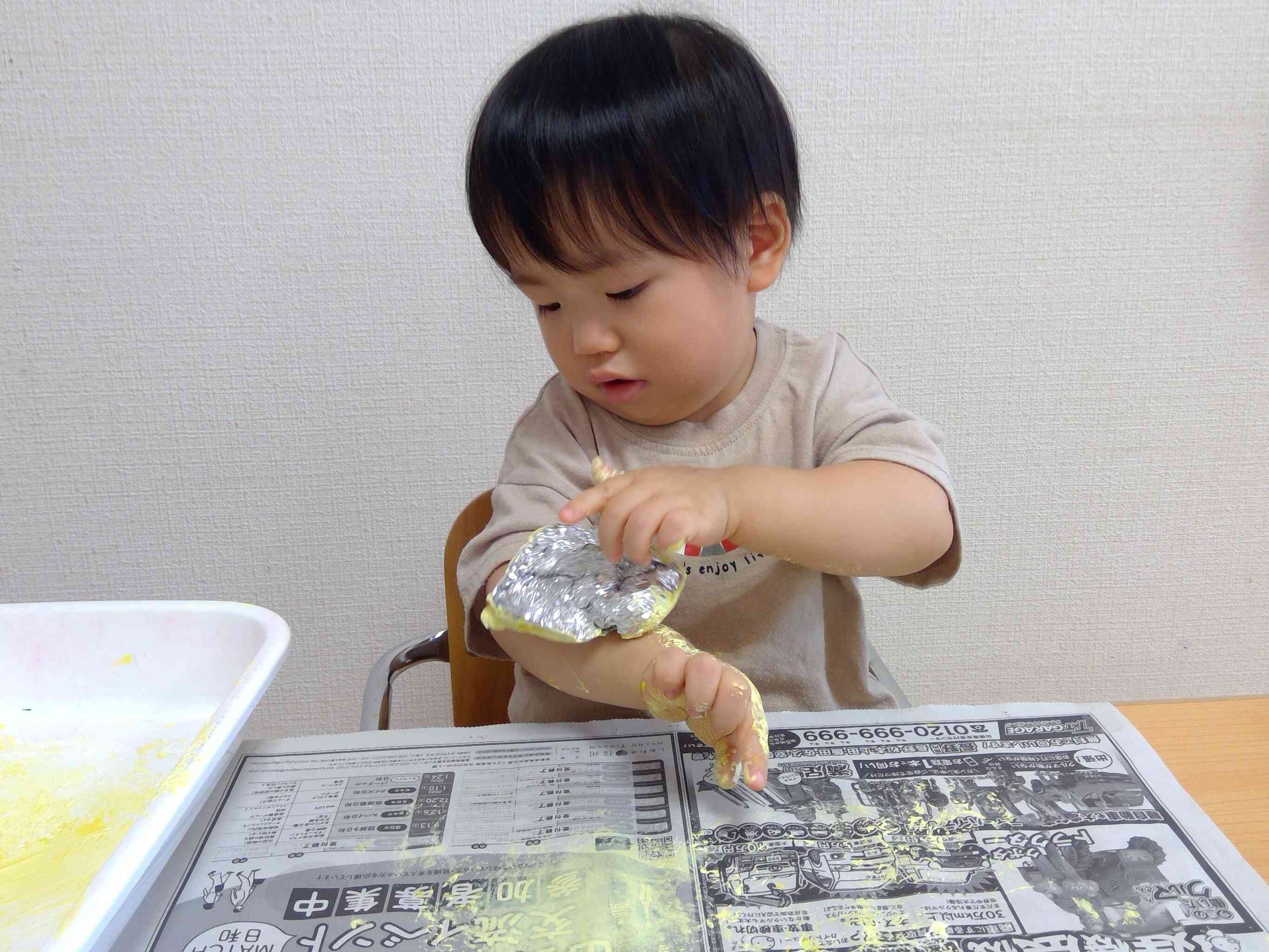 腕にもペタペタッ…気持ちいいよ~