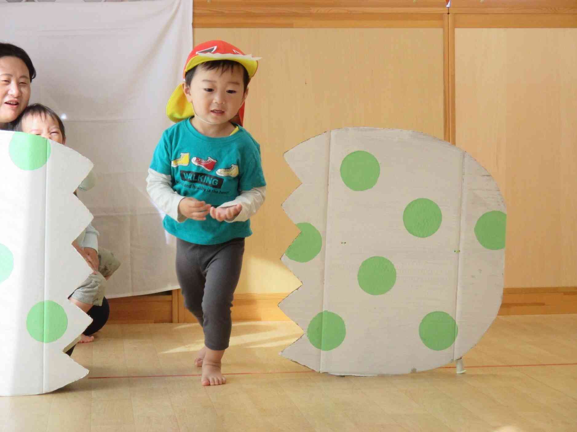 「ガオー‼」タマゴから可愛い怪獣が生まれました！