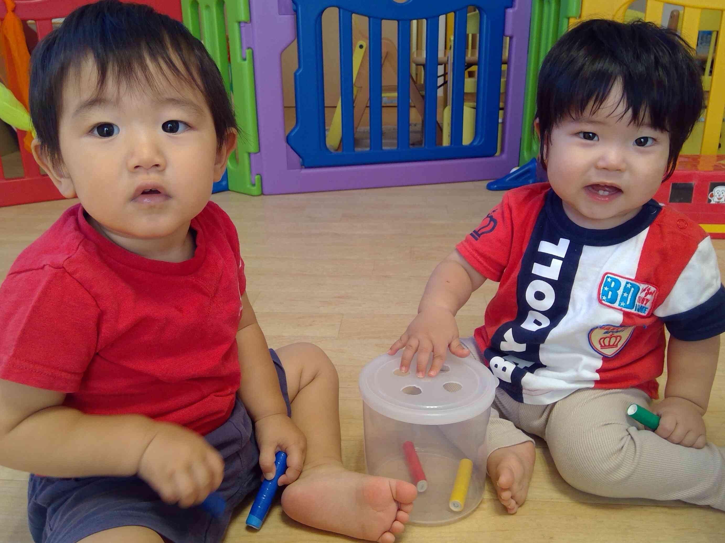 室内遊び♪ おともだちと一緒に遊んでいるよ!