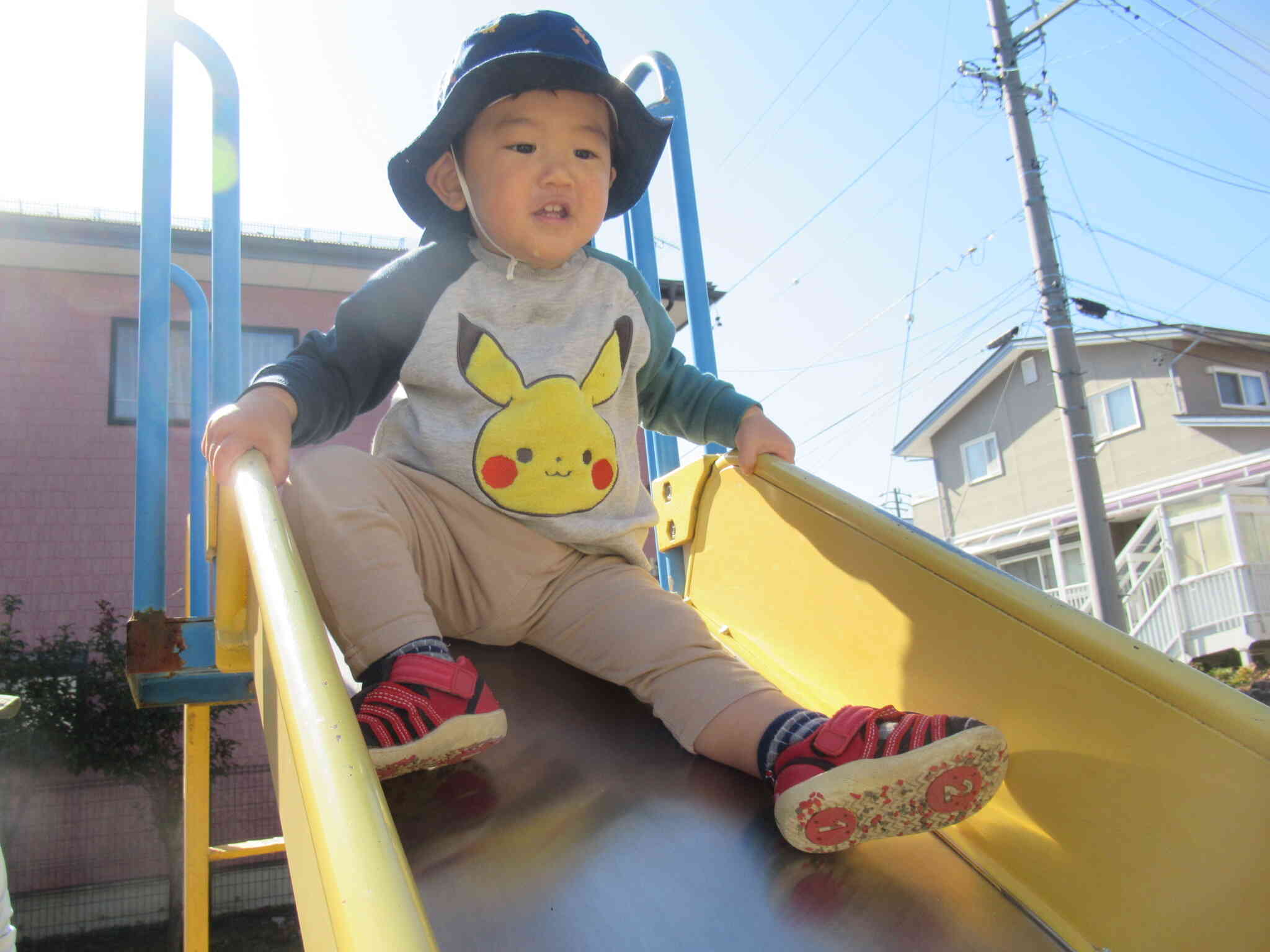 滑り台楽しいな！！