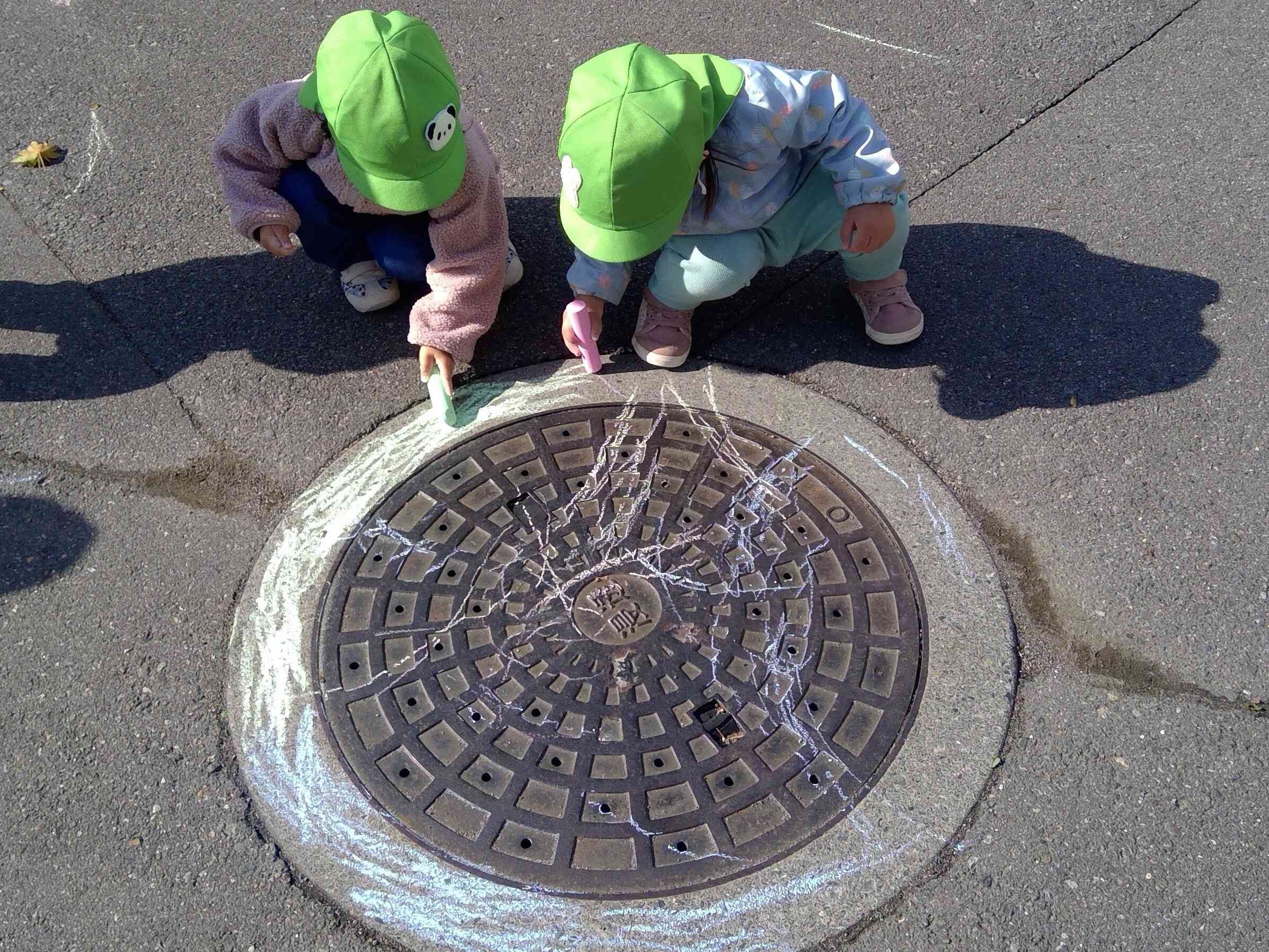 カラフルに色塗り。