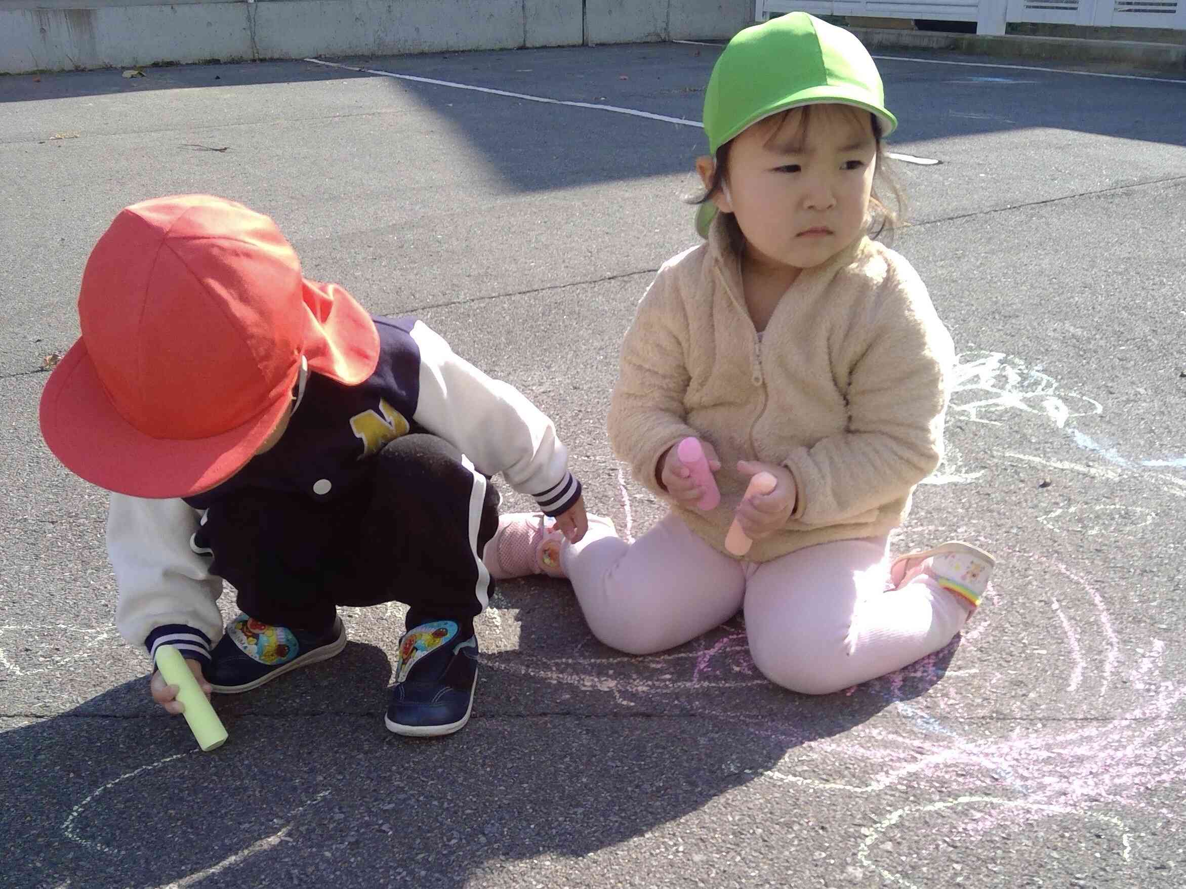 うさぎ組 チョーク遊び